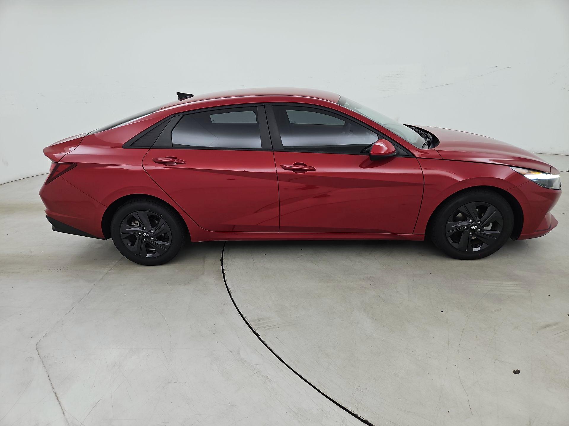 Thumbnail: 2022 Hyundai Elantra - 4