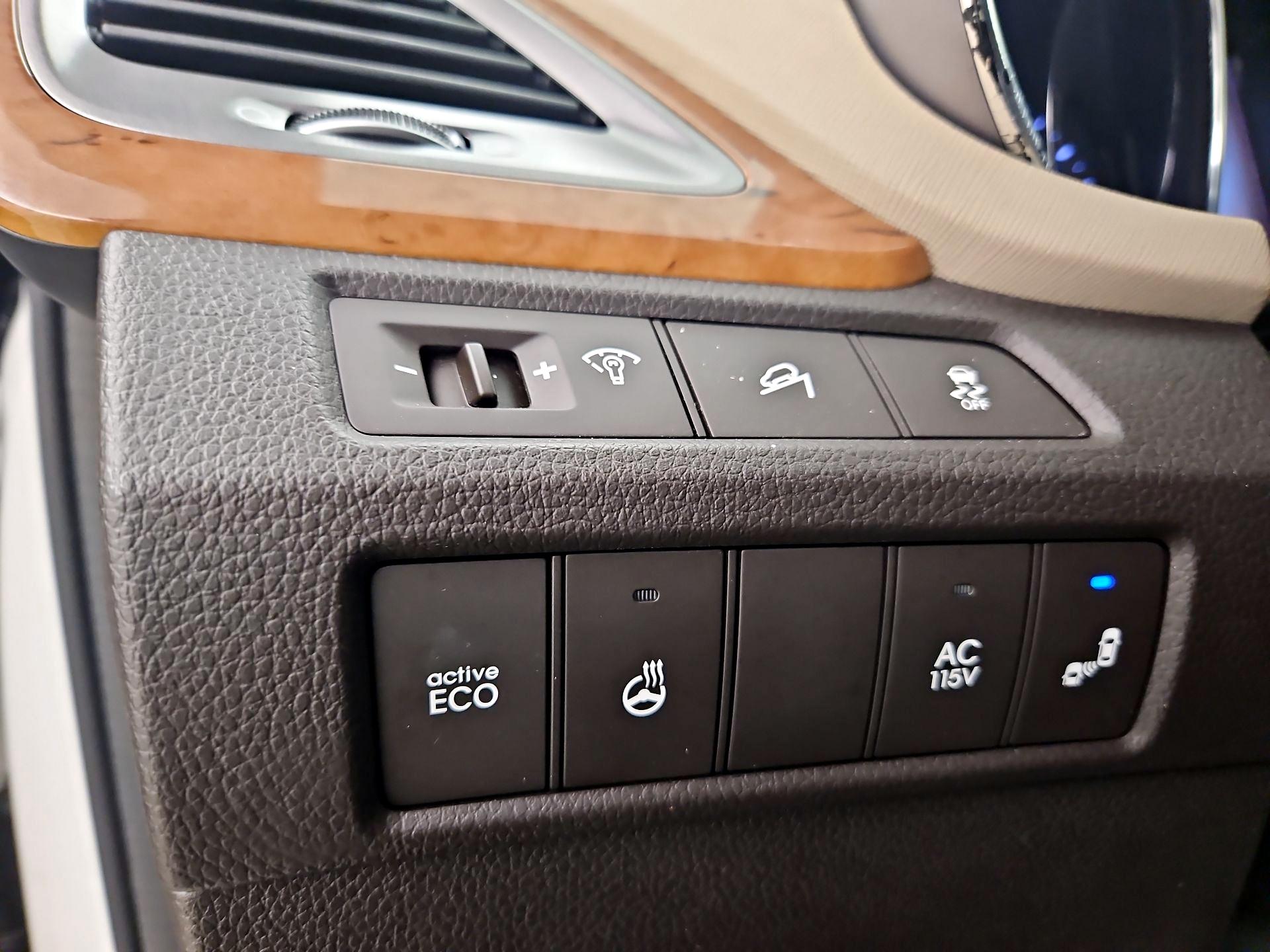 Thumbnail: 2015 Hyundai Santa Fe - 13