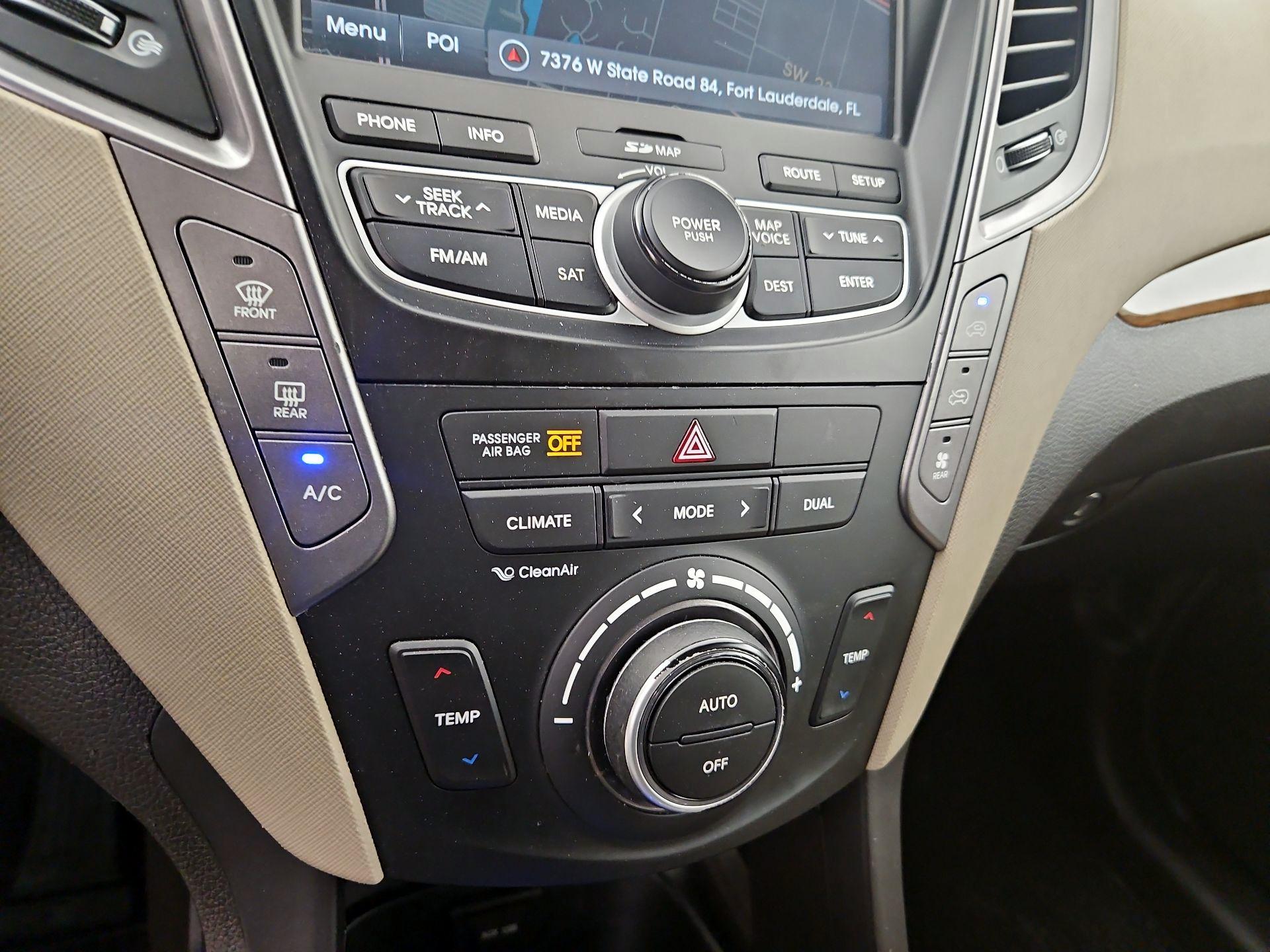 Thumbnail: 2015 Hyundai Santa Fe - 17