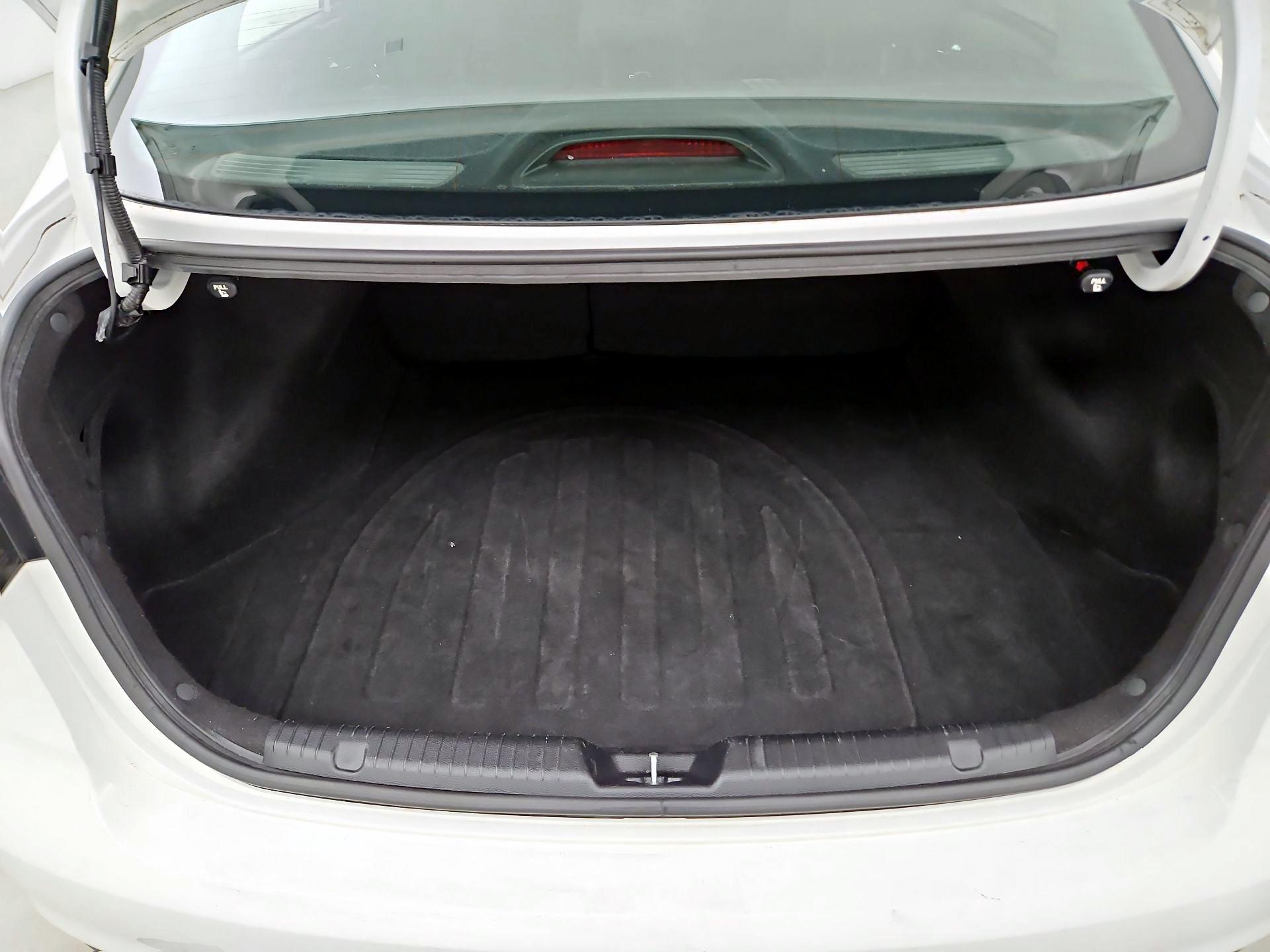 Thumbnail: 2017 Kia Forte - 18