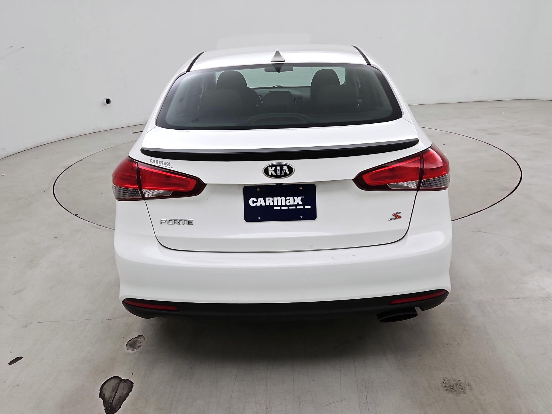 Thumbnail: 2017 Kia Forte - 6