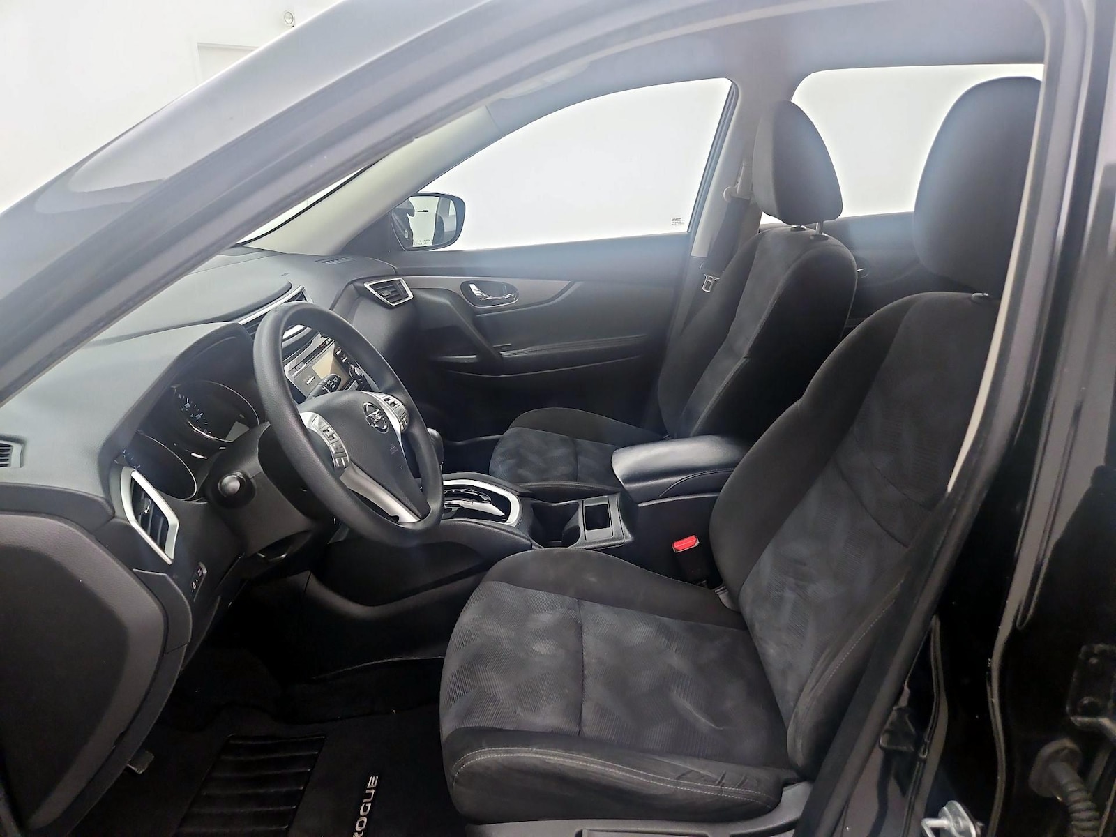 2015 Nissan Rogue S - Photo 12
