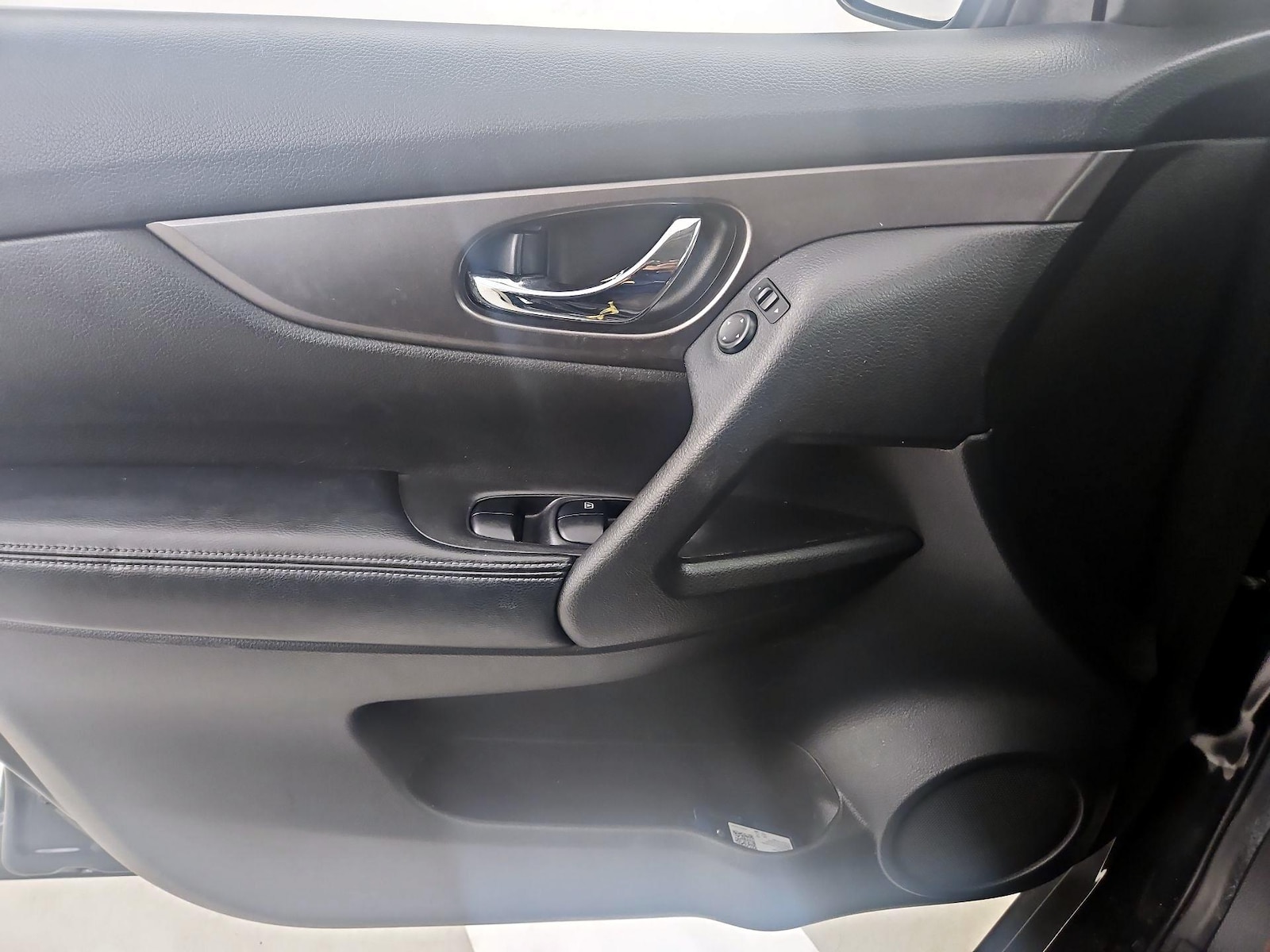 2015 Nissan Rogue S - Photo 13