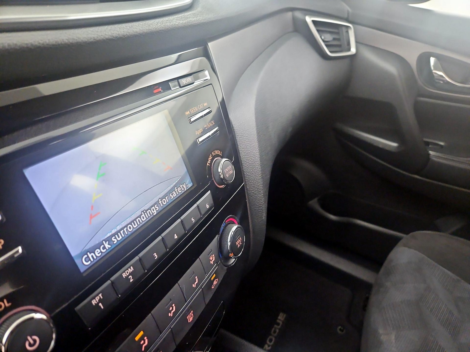 2015 Nissan Rogue S - Photo 15