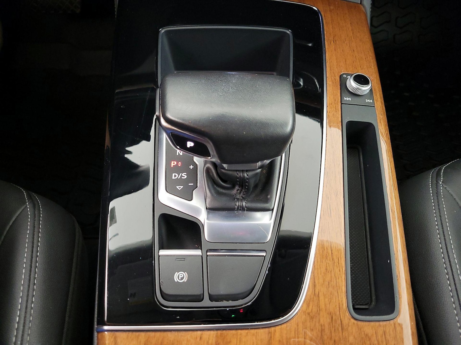 2023 Audi Q5 Premium Plus - Photo 16