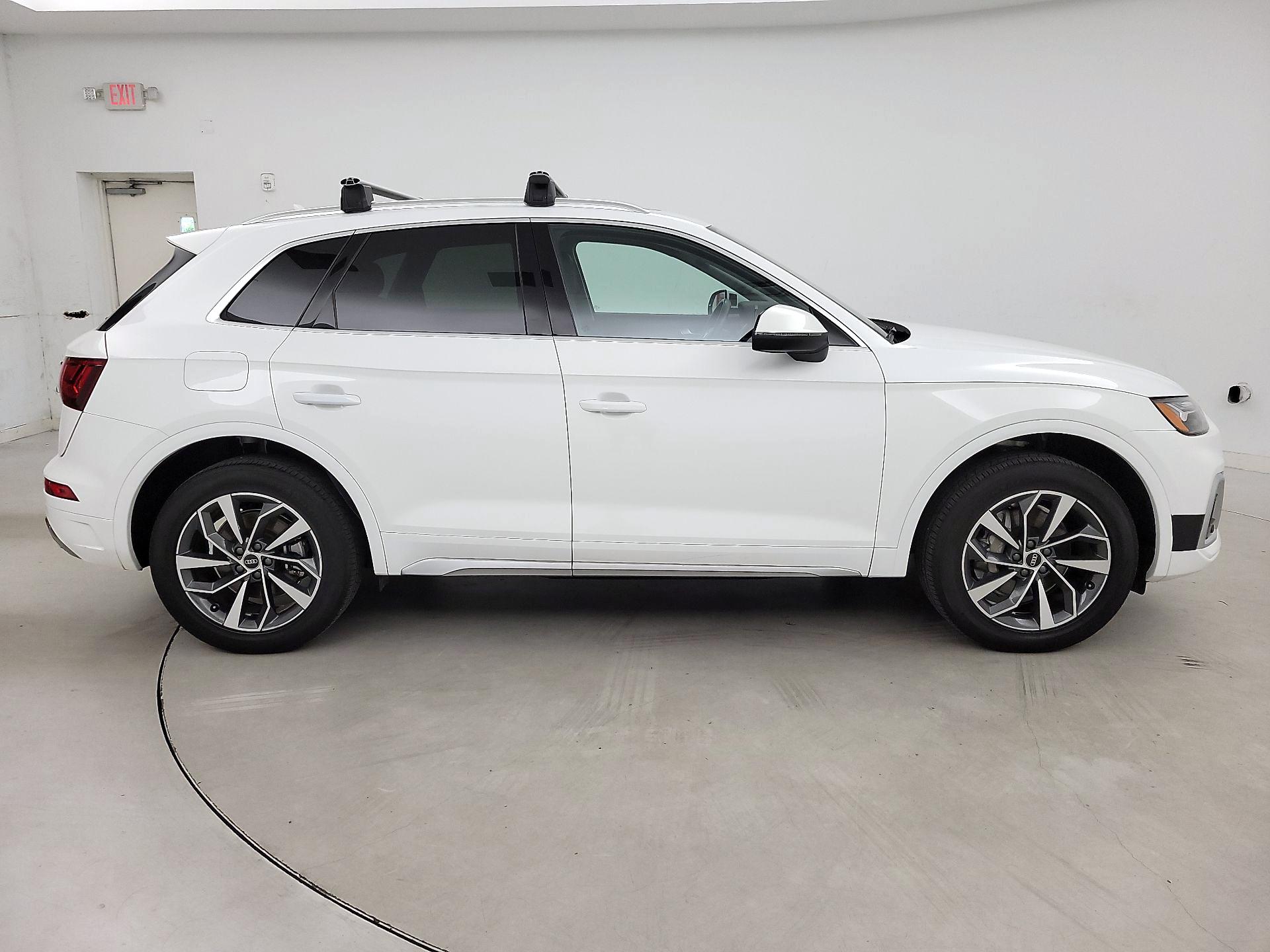 Thumbnail: 2023 Audi Q5 - 4