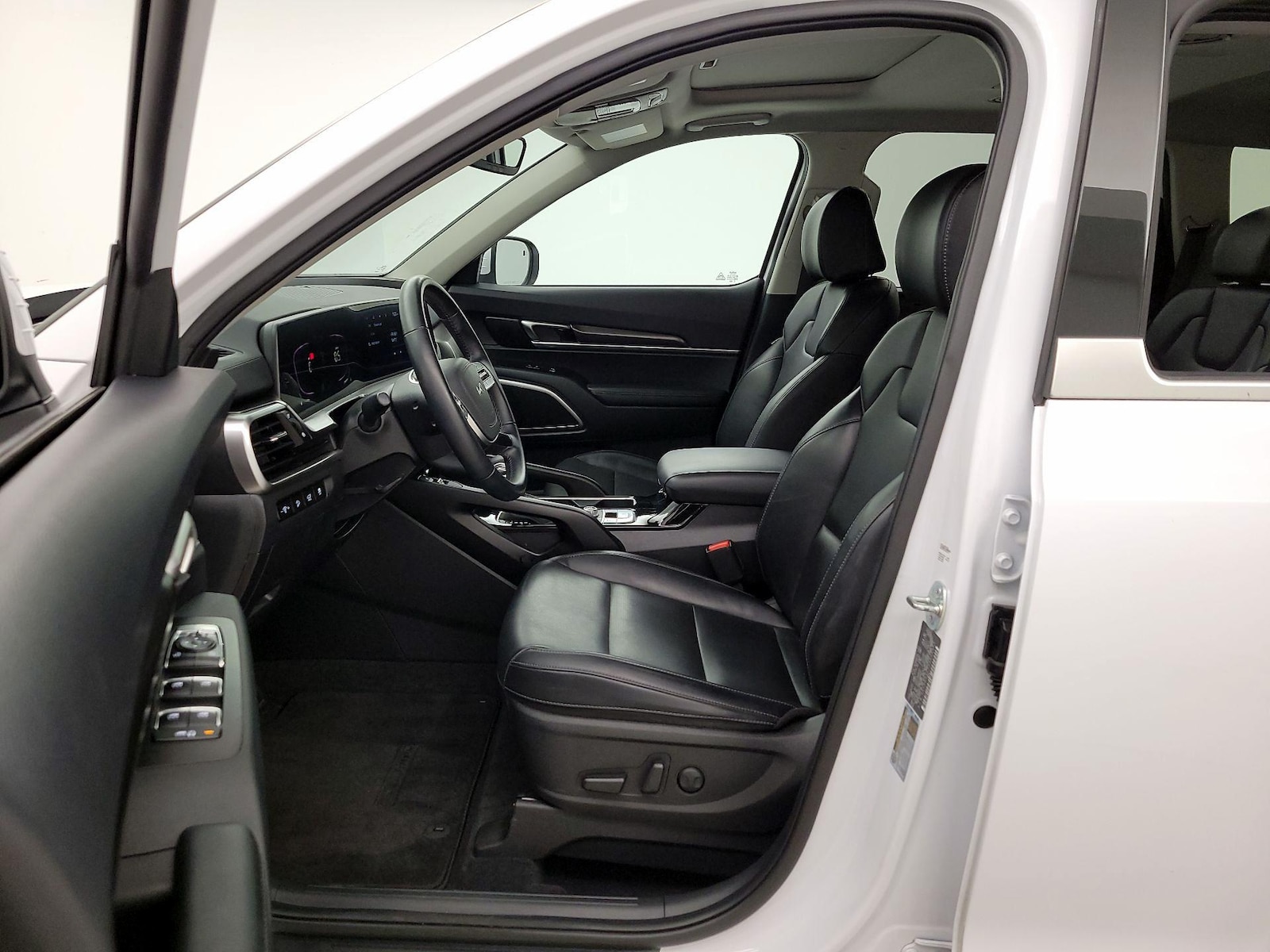 2025 Kia Telluride S - Photo 12