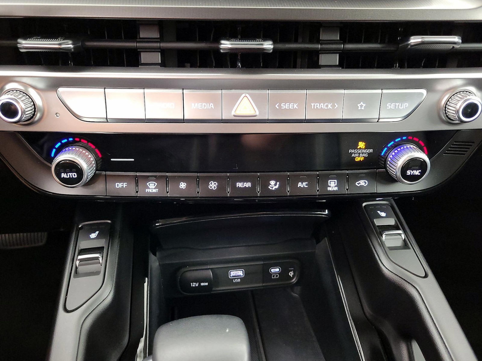 2025 Kia Telluride S - Photo 17