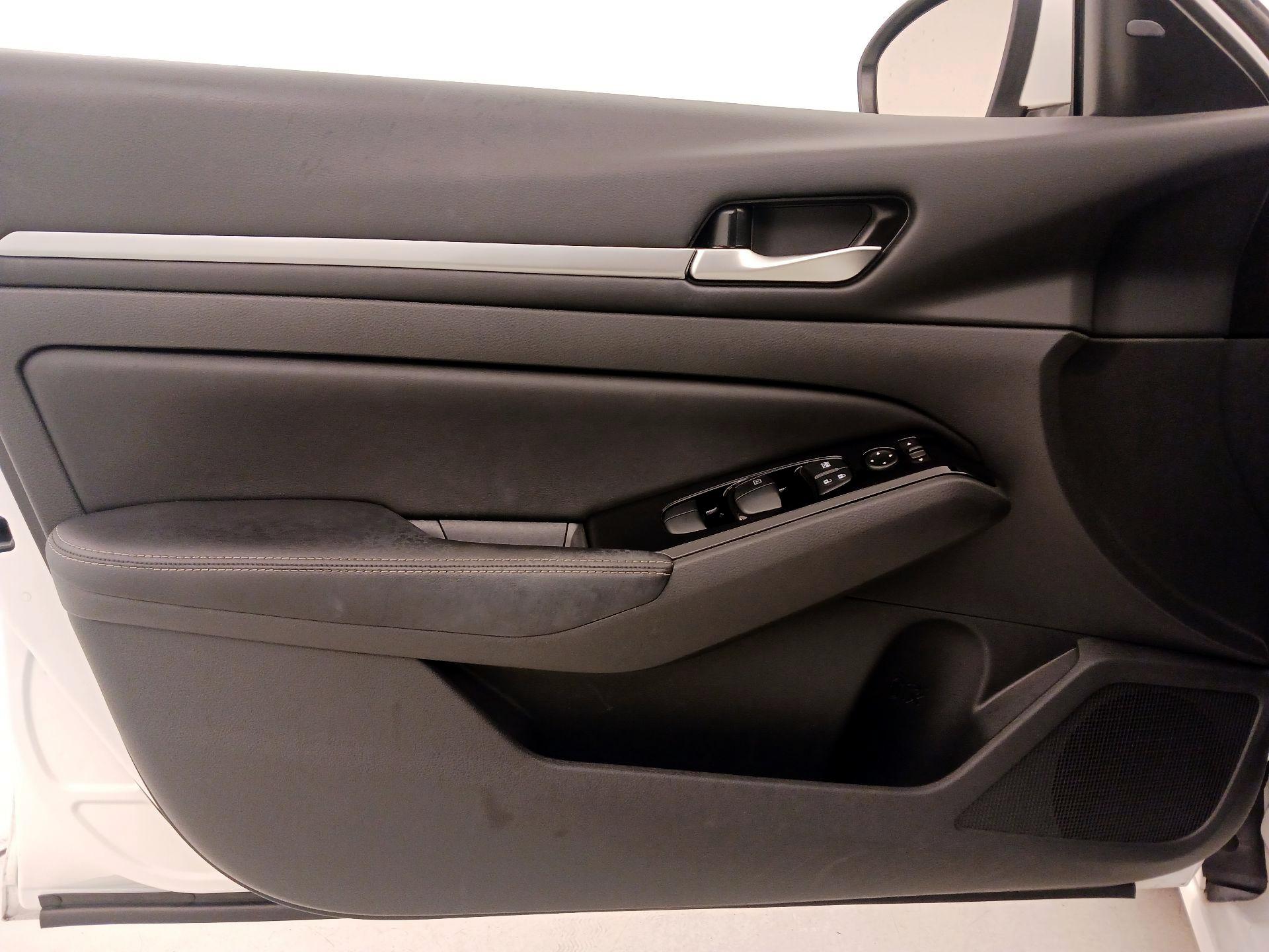 Thumbnail: 2023 Nissan Altima - 12