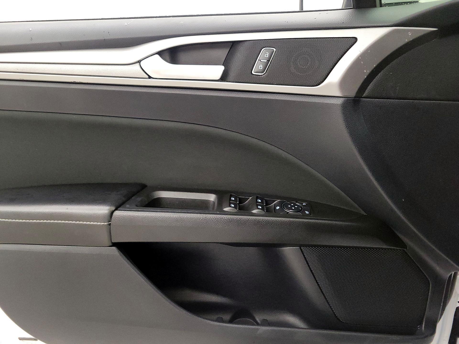 Thumbnail: 2020 Ford Fusion - 12