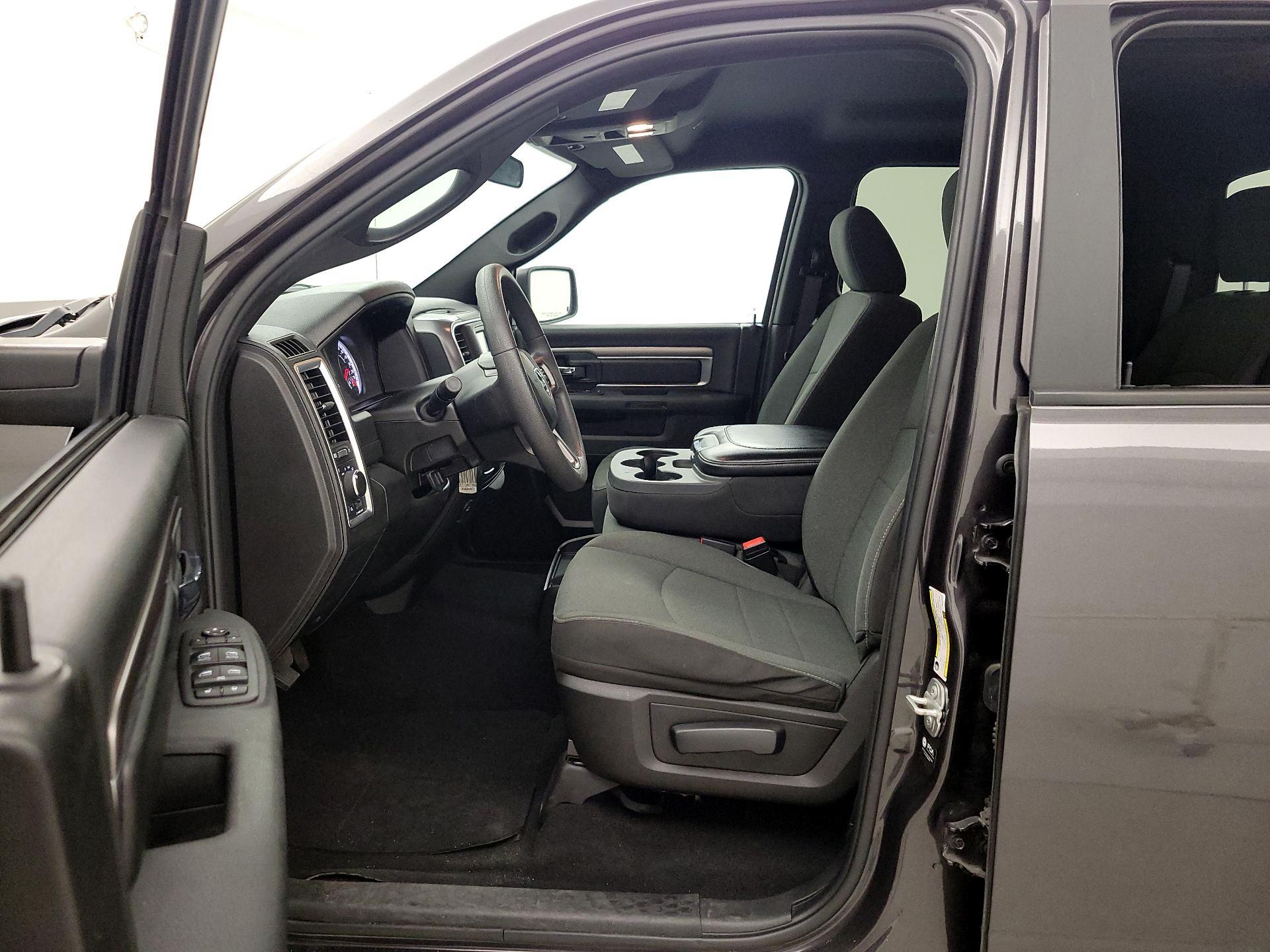 Thumbnail: 2024 RAM 1500 Classic - 11