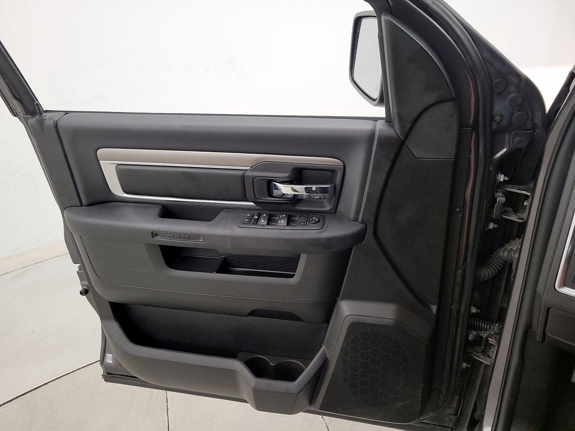 Thumbnail: 2024 RAM 1500 Classic - 12