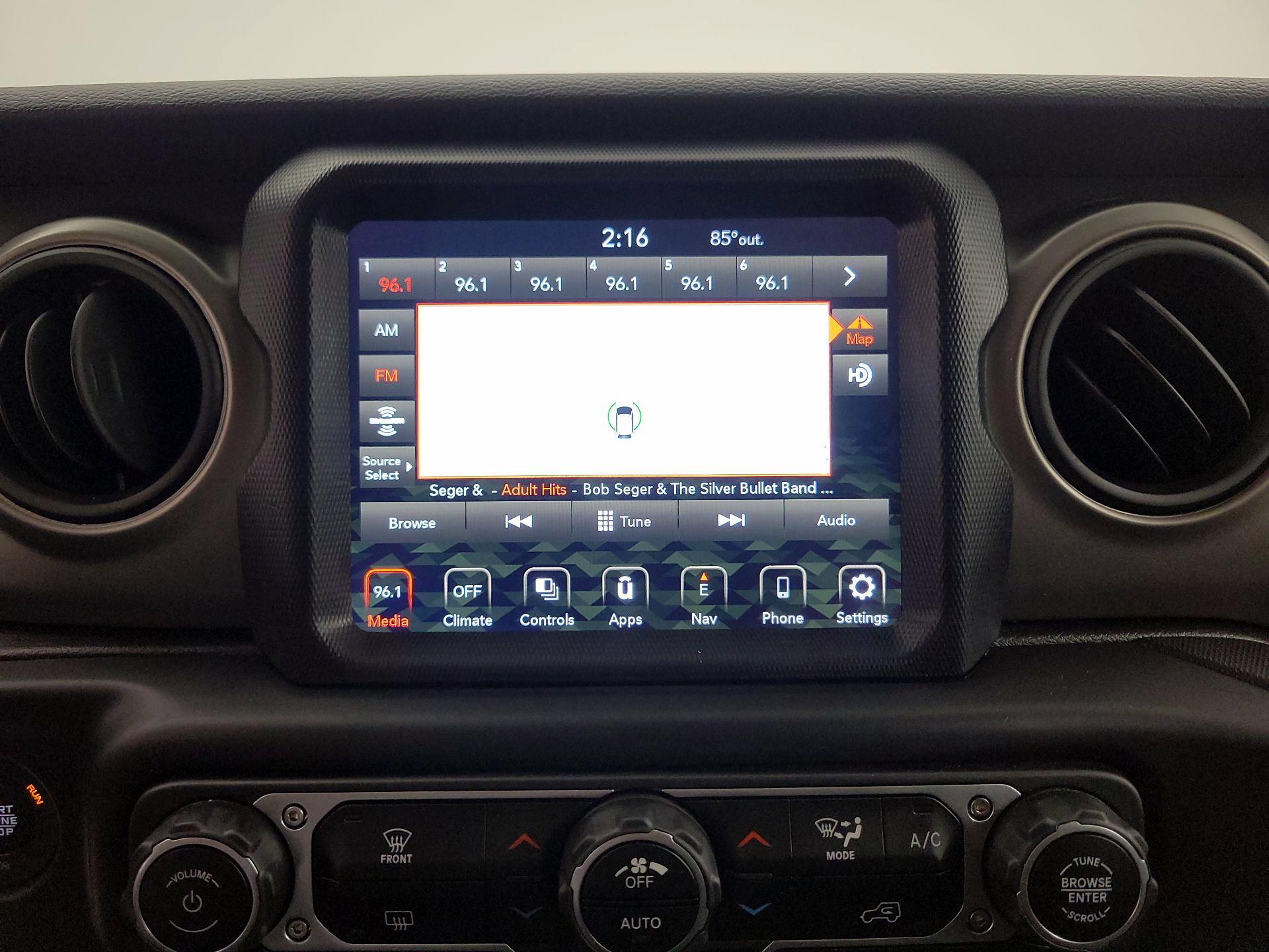 Thumbnail: 2021 Jeep Gladiator - 16