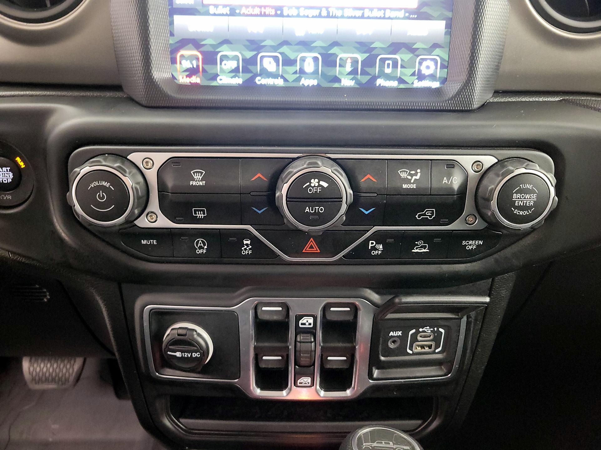 Thumbnail: 2021 Jeep Gladiator - 17