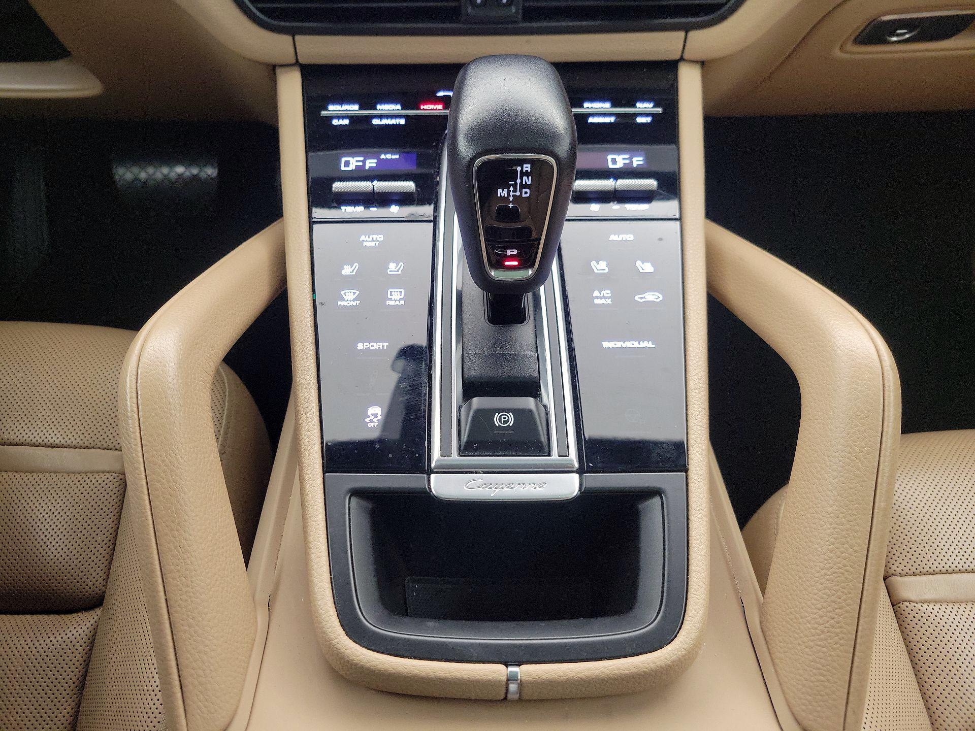 Thumbnail: 2021 Porsche Cayenne - 18