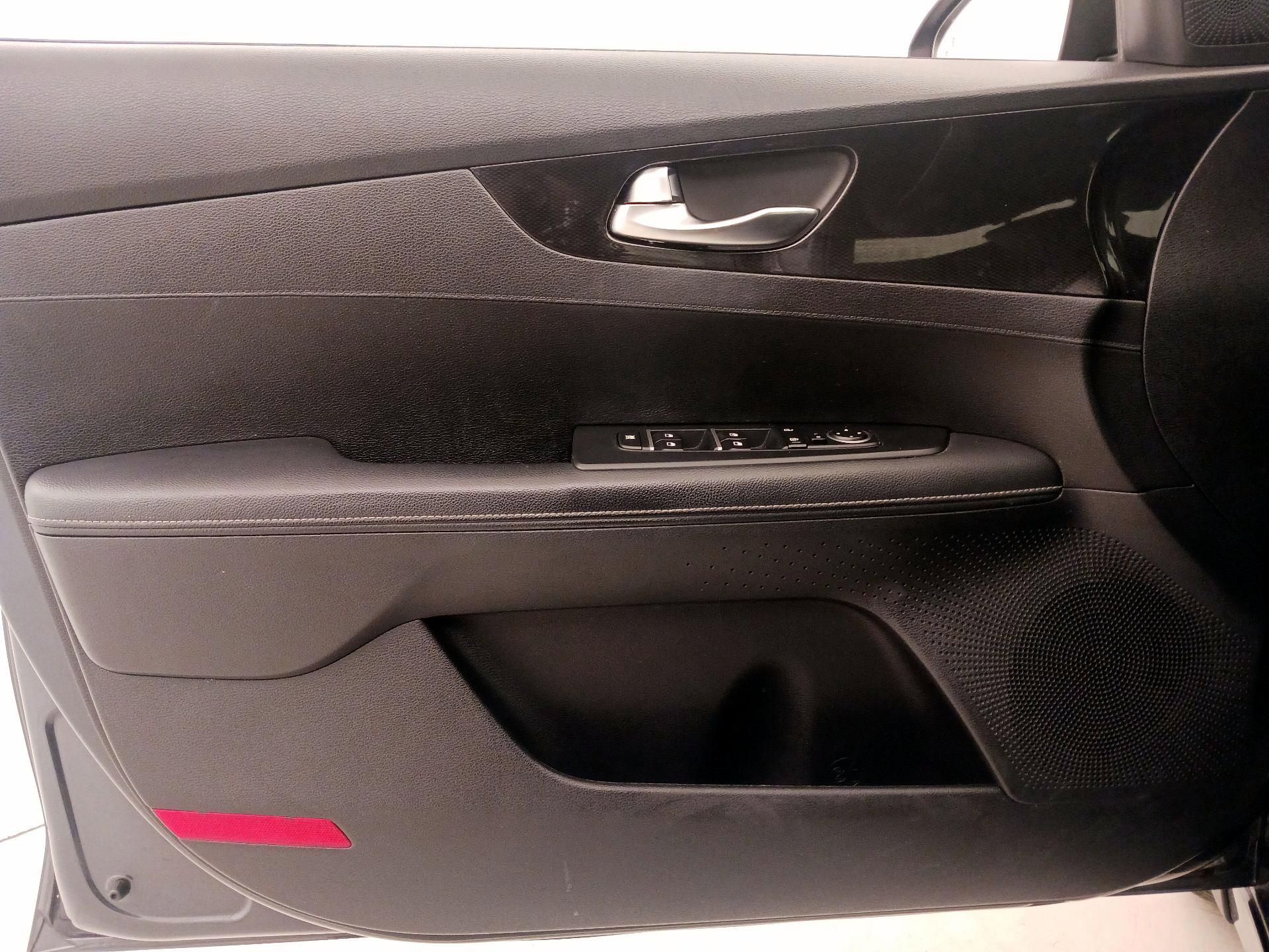 Thumbnail: 2021 Kia Forte - 12