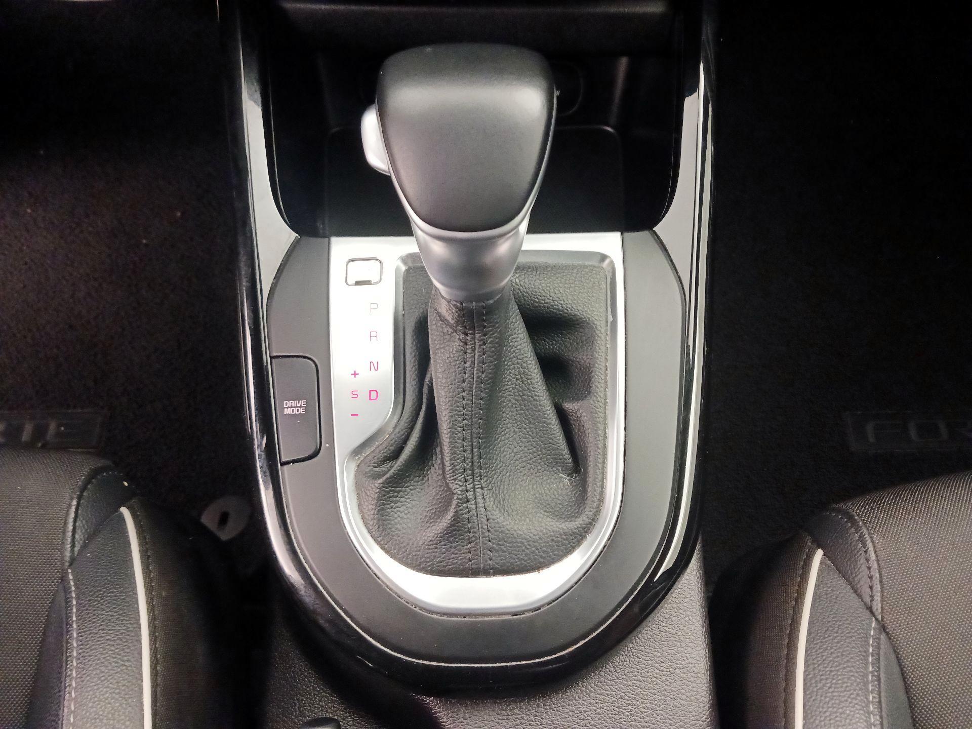 Thumbnail: 2021 Kia Forte - 17