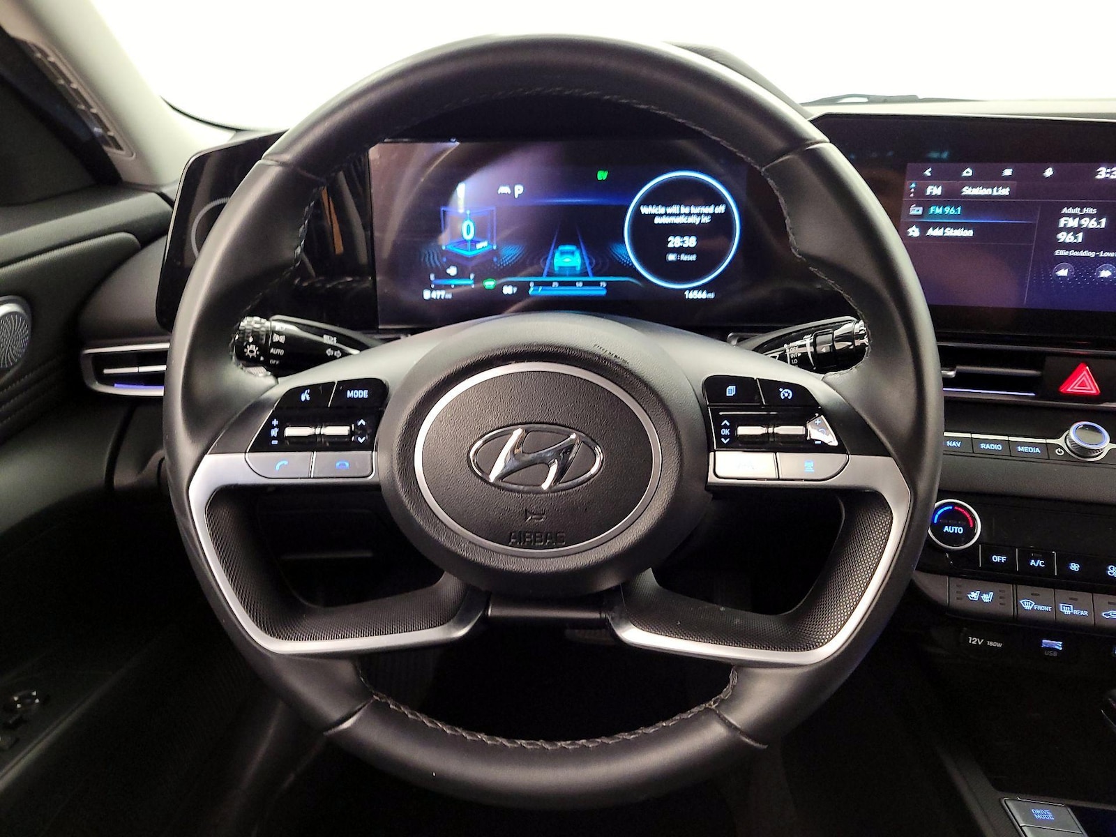 2023 Hyundai Elantra Limited - Photo 11