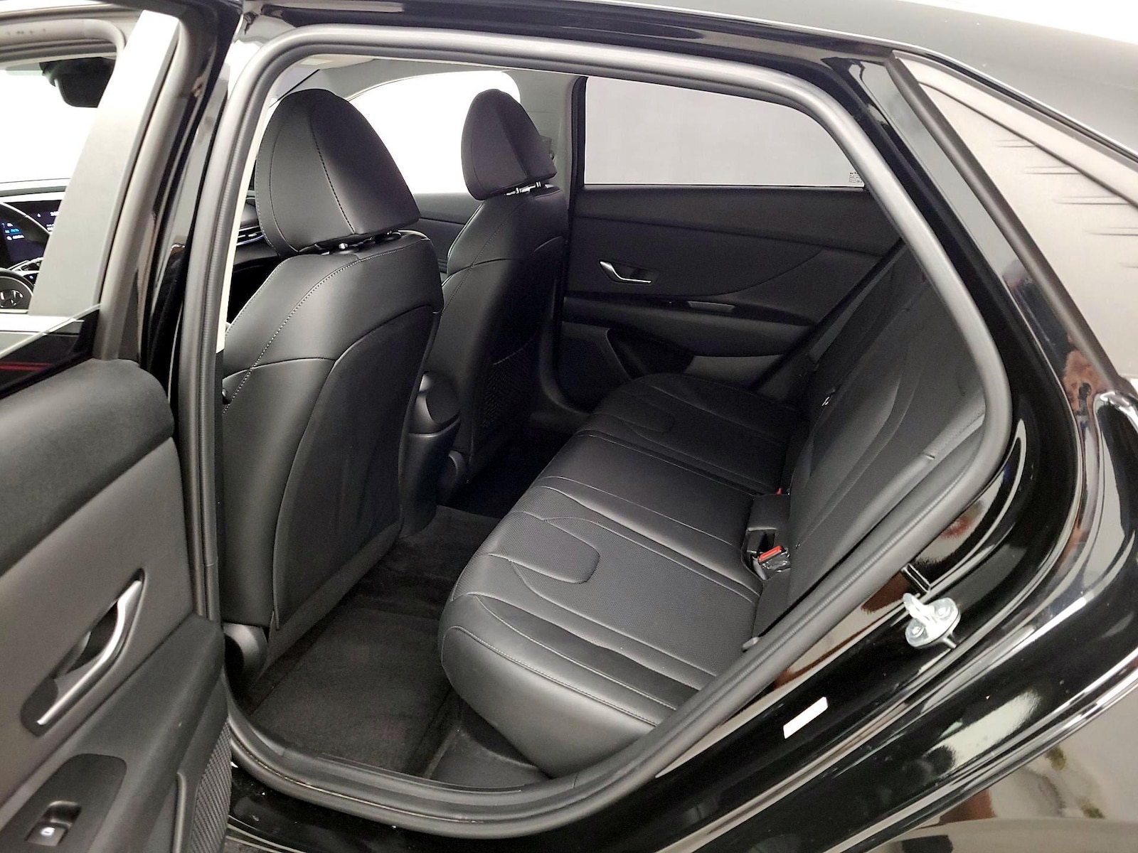 2023 Hyundai Elantra Limited - Photo 21