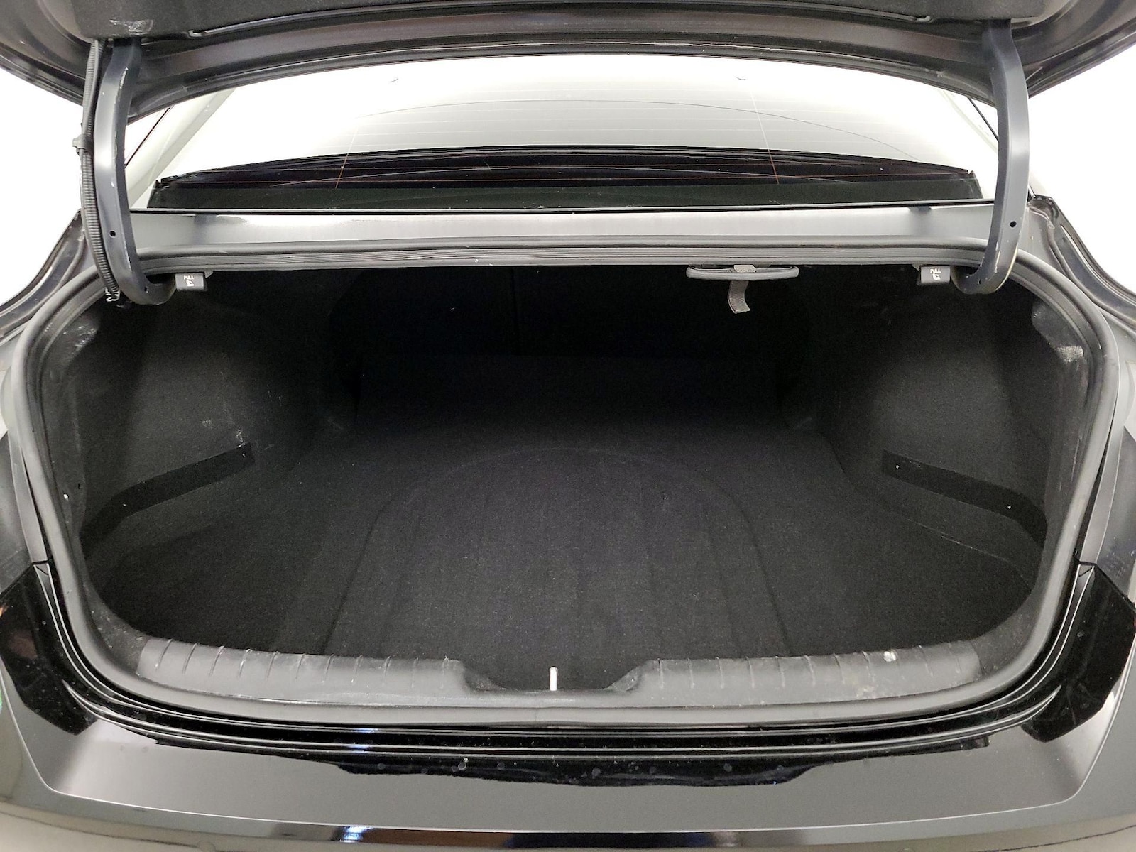 2023 Hyundai Elantra Limited - Photo 22