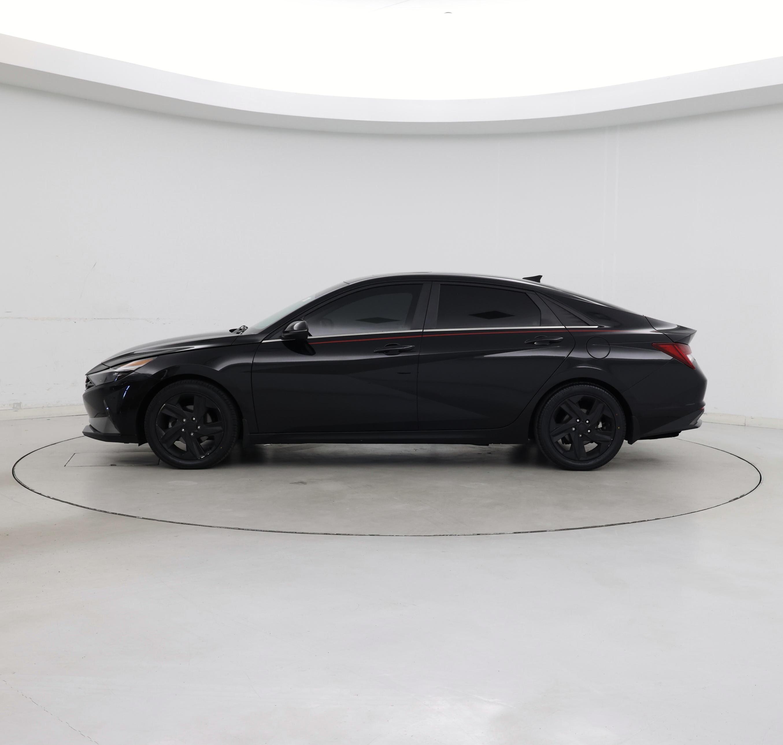 Thumbnail: 2023 Hyundai Elantra - 3
