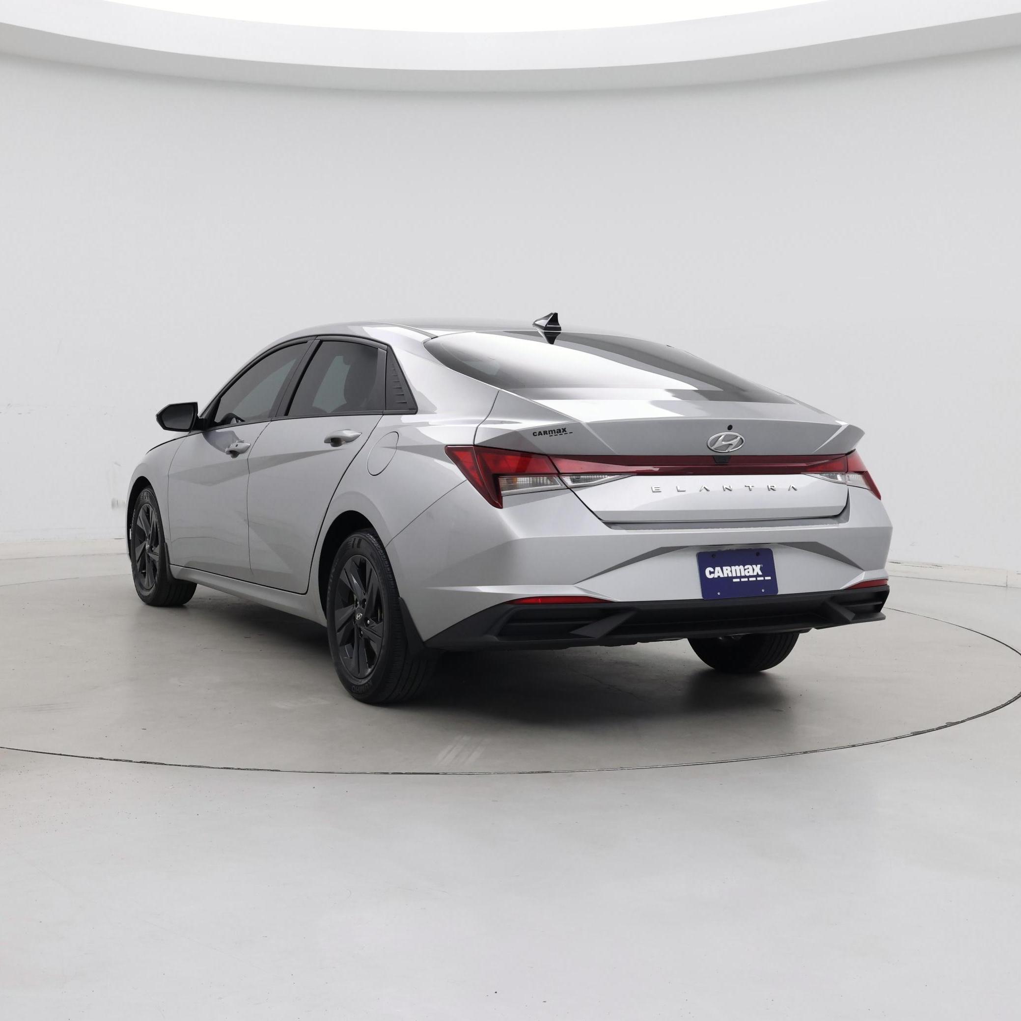 Thumbnail: 2023 Hyundai Elantra - 3