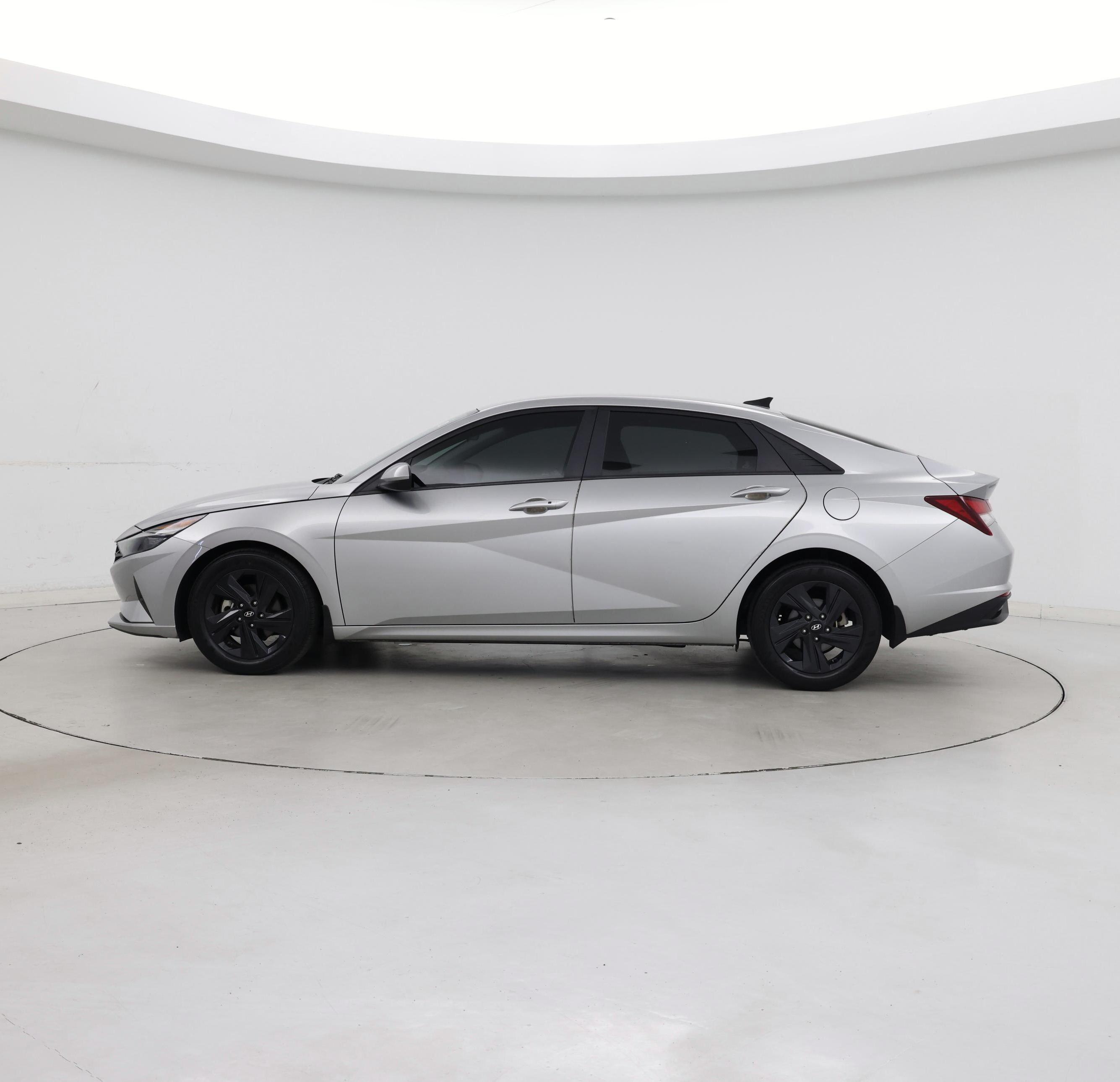 Thumbnail: 2023 Hyundai Elantra - 4