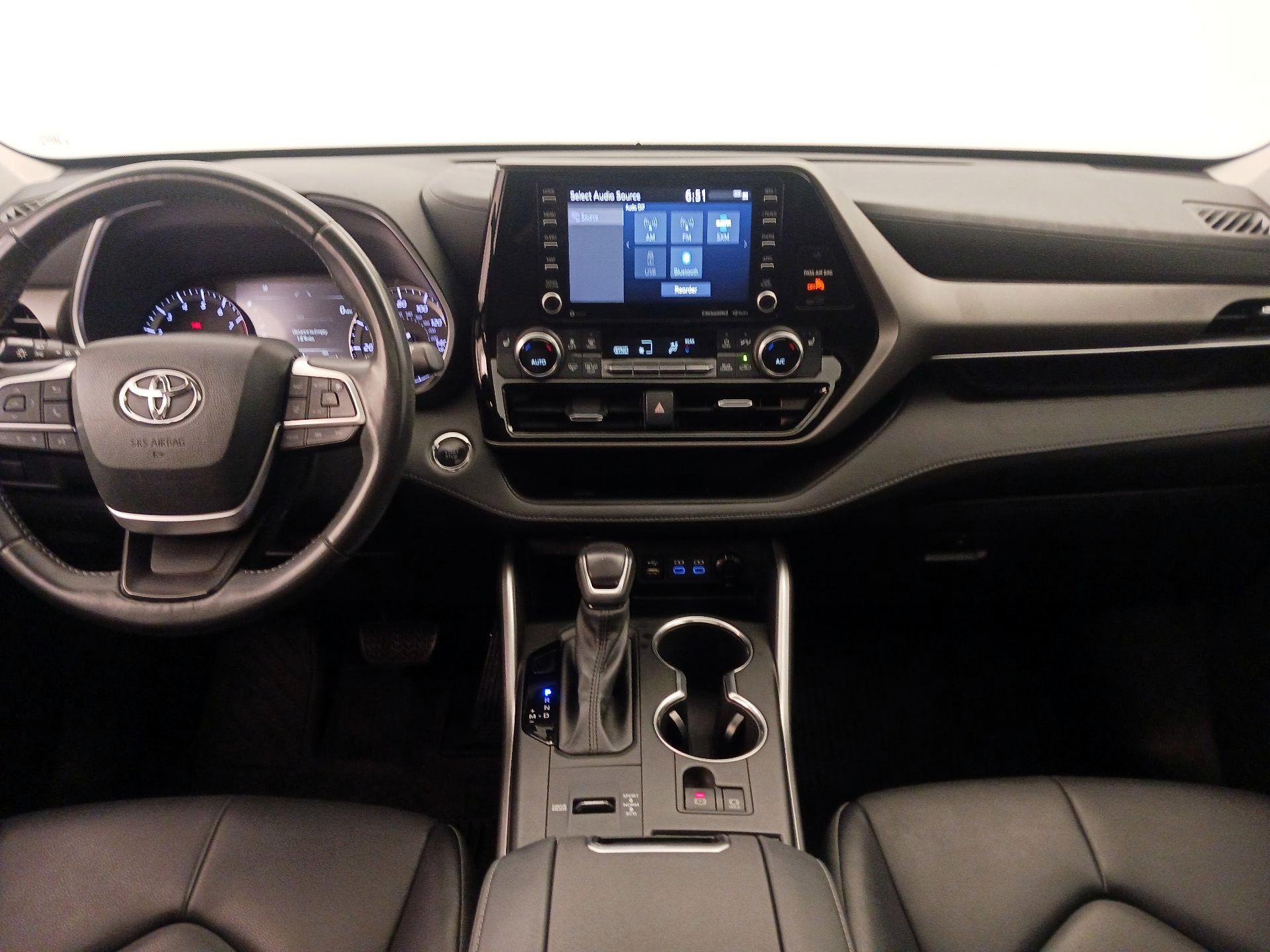 Thumbnail: 2022 Toyota Highlander - 9