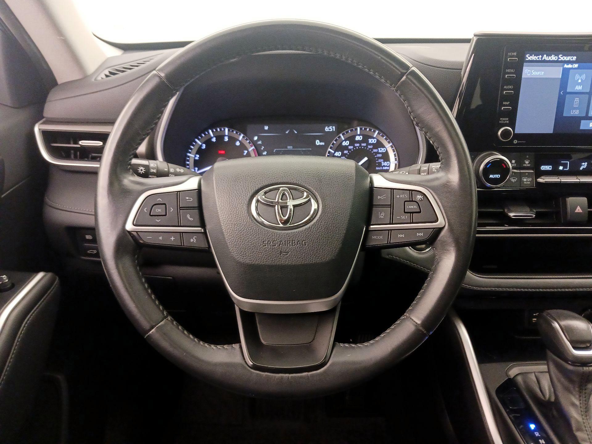 Thumbnail: 2022 Toyota Highlander - 10