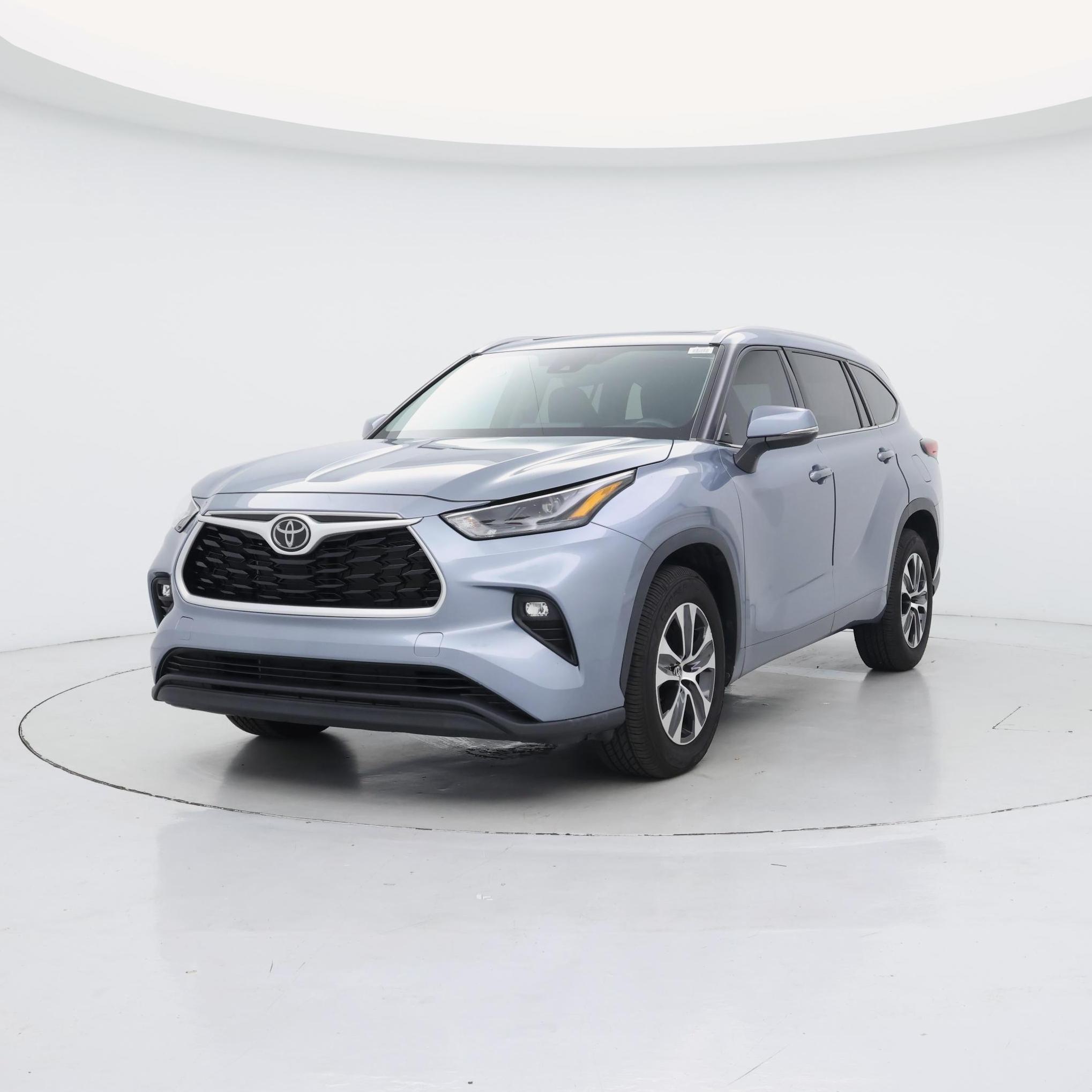 Thumbnail: 2022 Toyota Highlander - 4