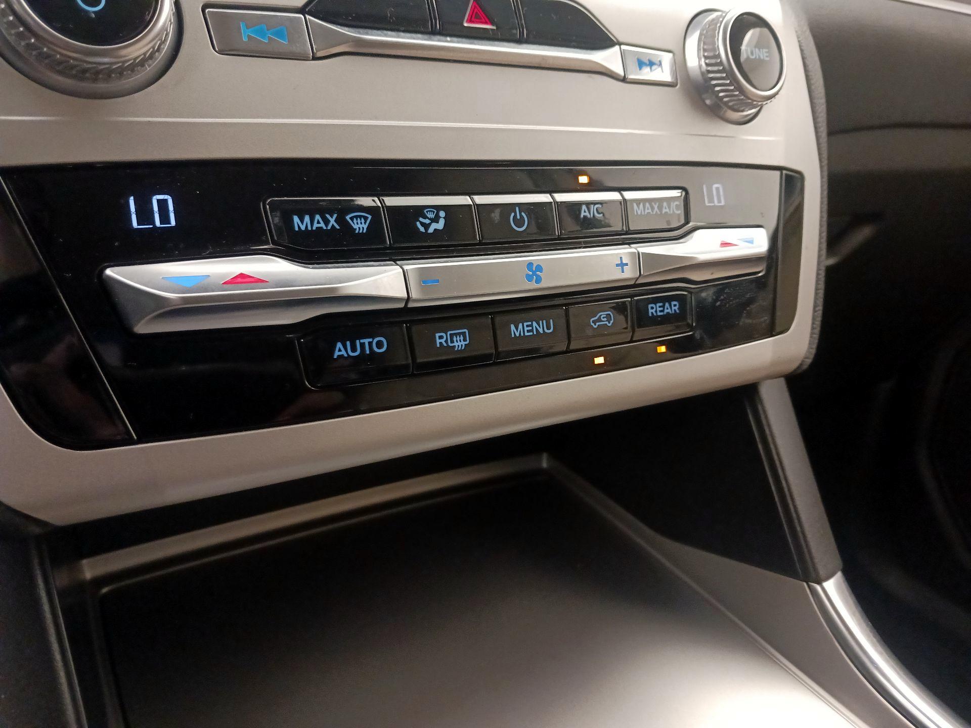 Thumbnail: 2020 Ford Explorer - 16