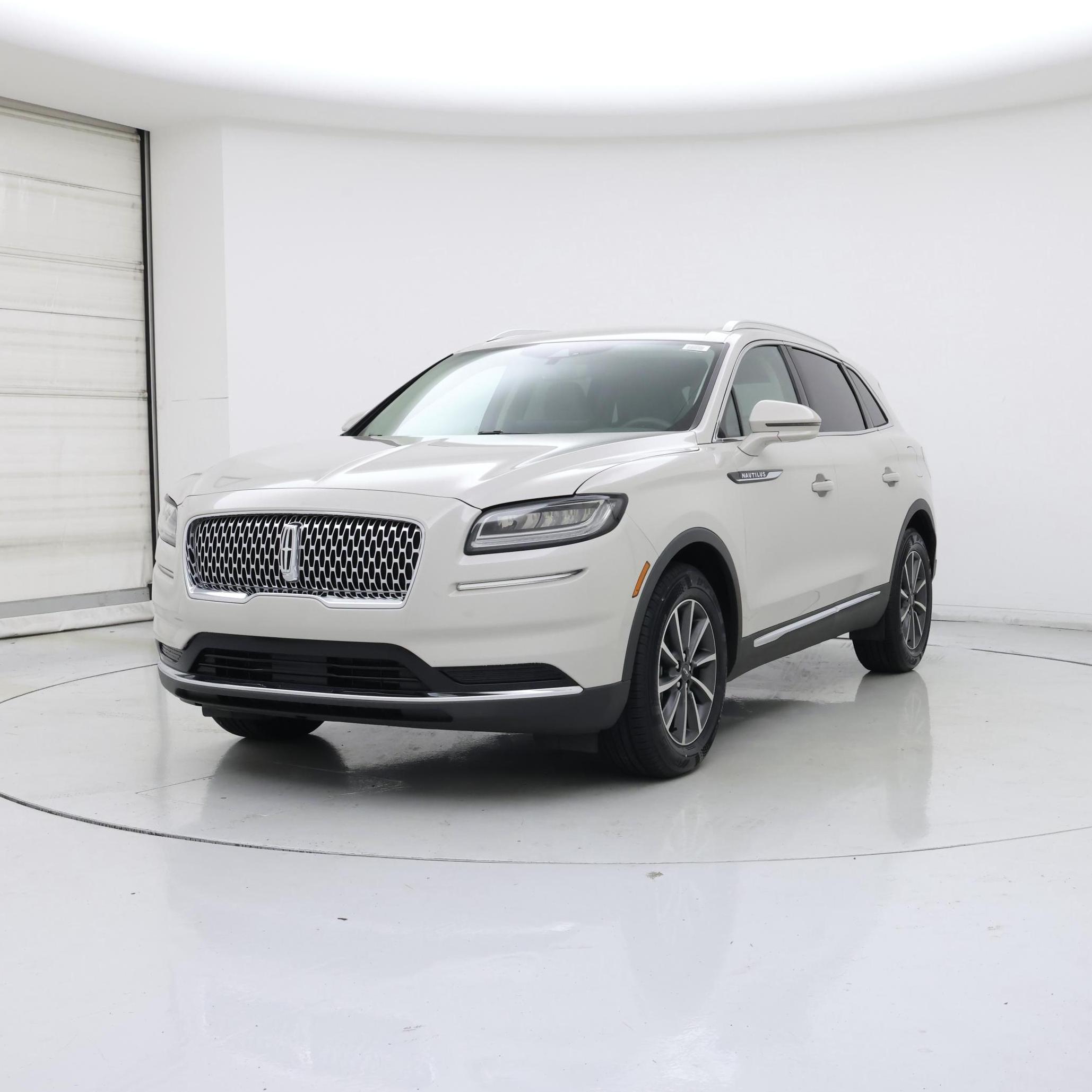 Thumbnail: 2022 Lincoln Nautilus - 4