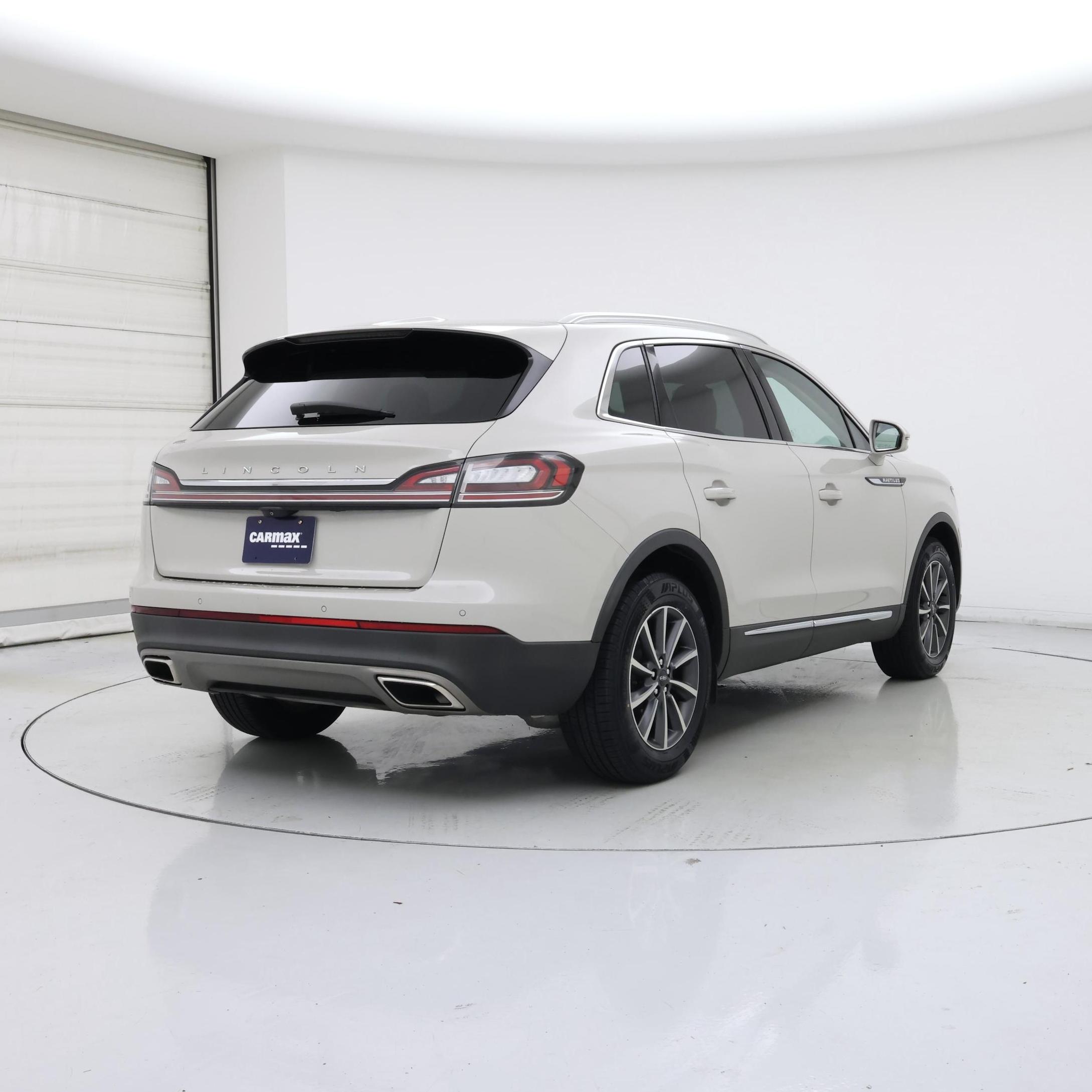 Thumbnail: 2022 Lincoln Nautilus - 8