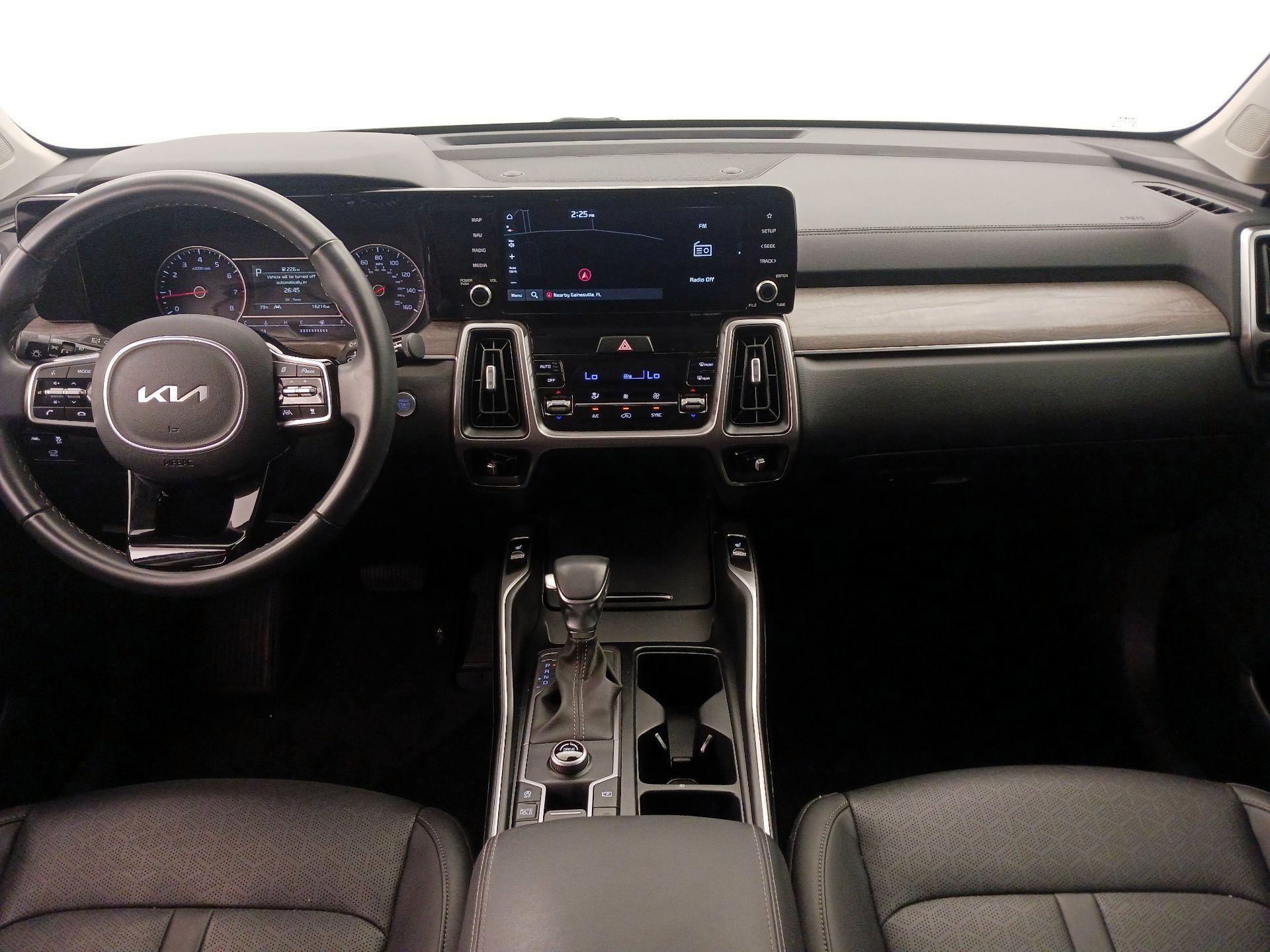 Thumbnail: 2023 Kia Sorento - 9