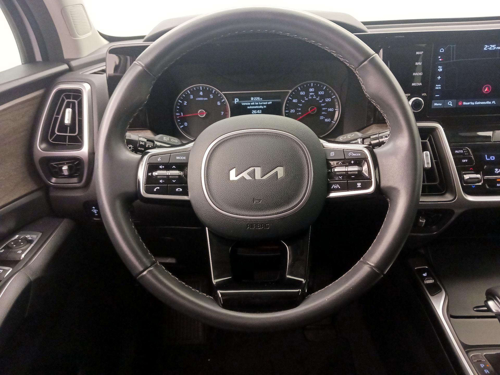 Thumbnail: 2023 Kia Sorento - 10