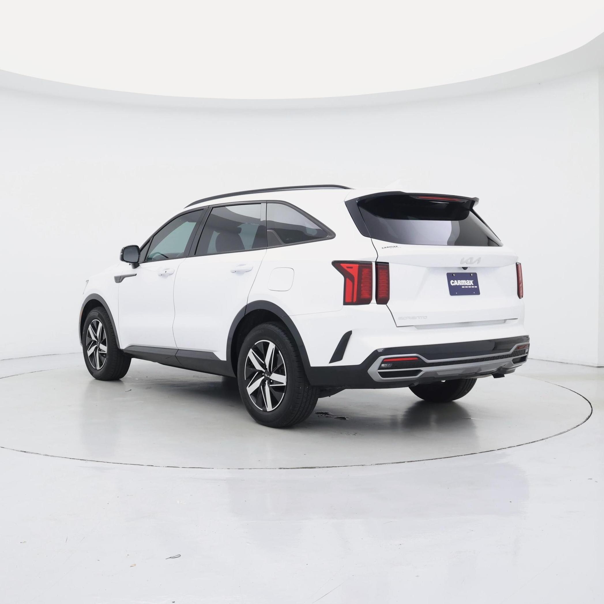 Thumbnail: 2023 Kia Sorento - 2