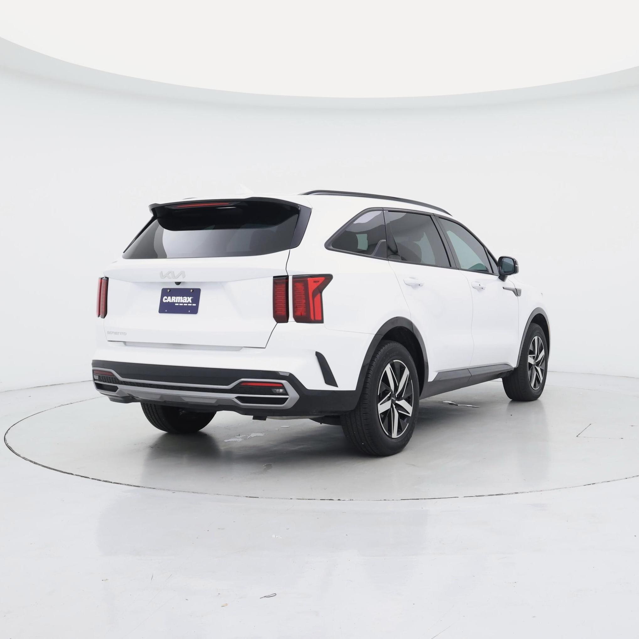 Thumbnail: 2023 Kia Sorento - 8