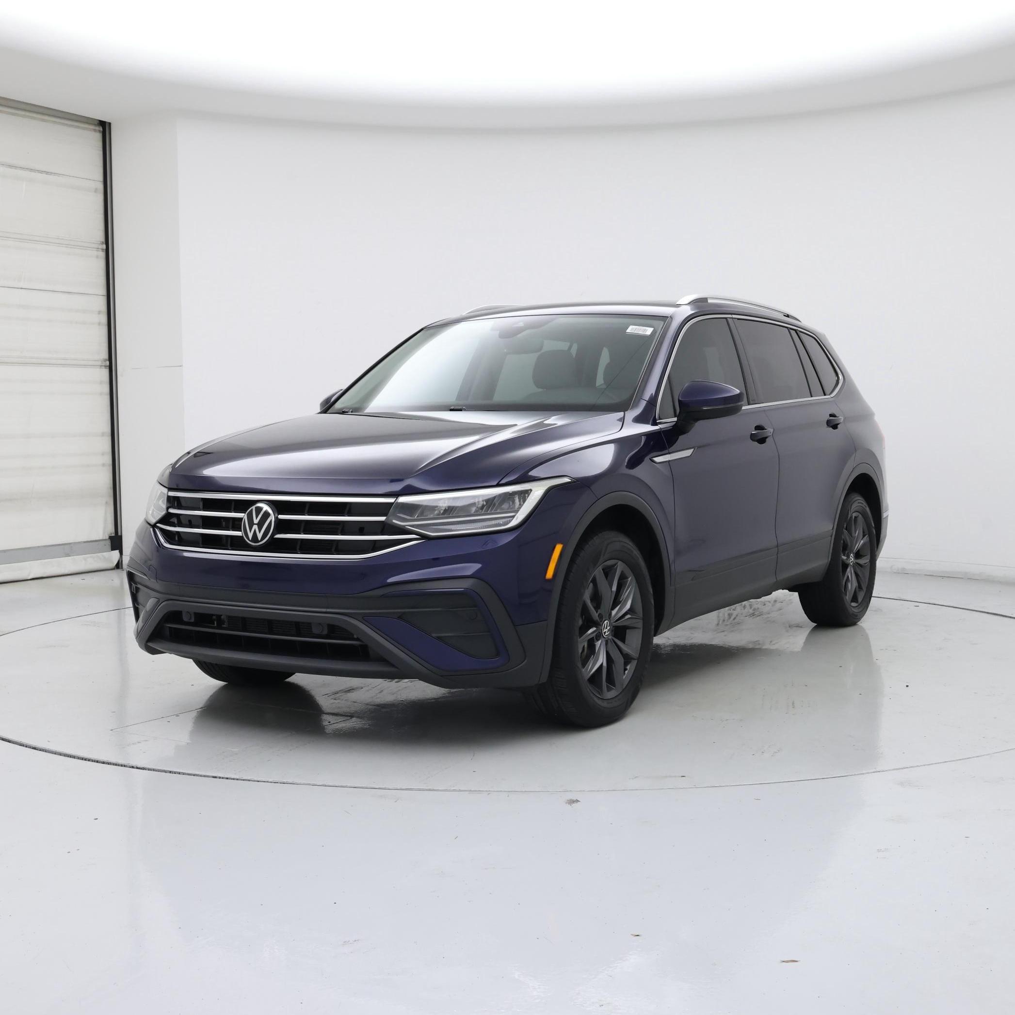 Thumbnail: 2023 Volkswagen Tiguan - 4
