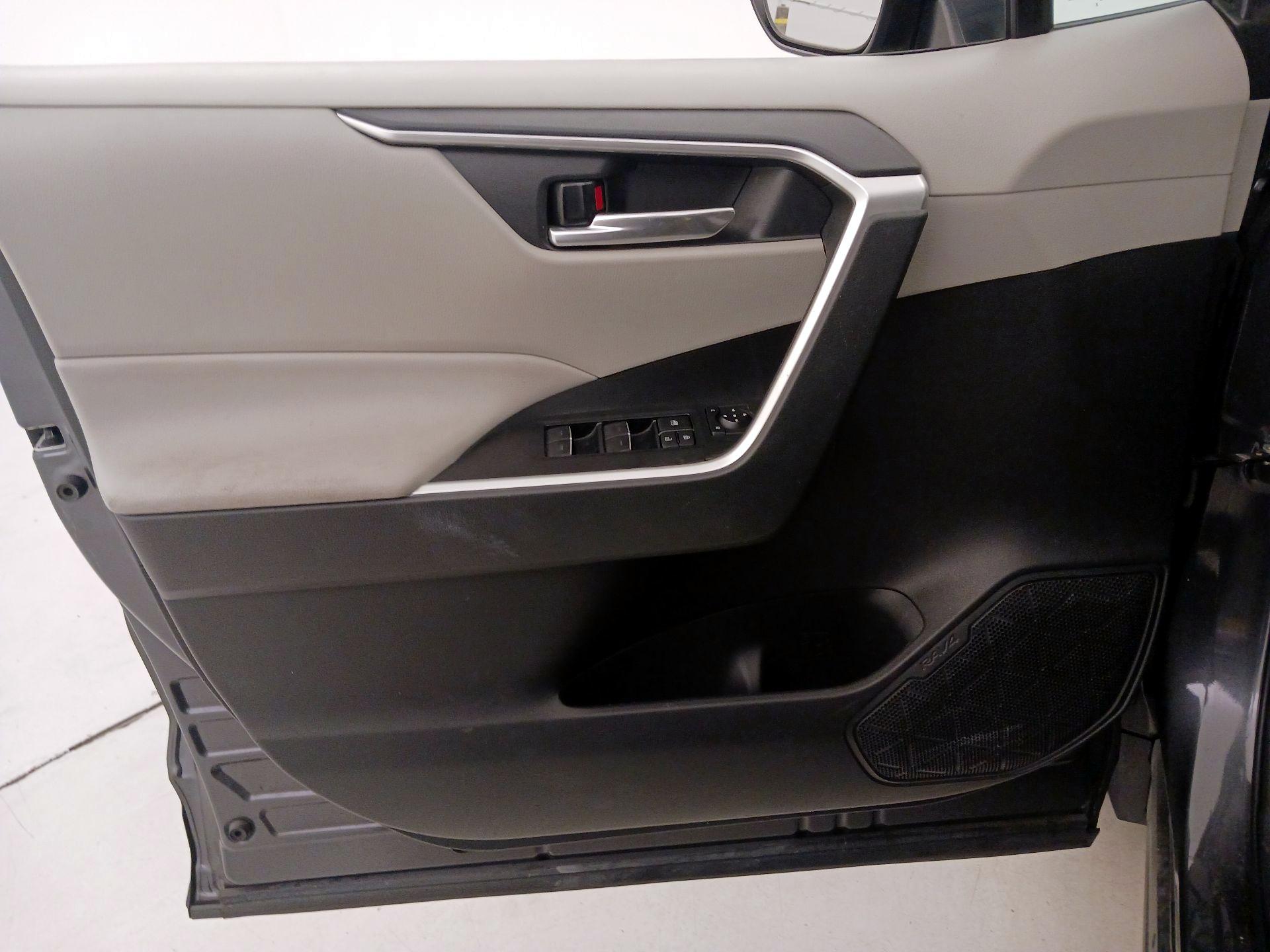 Thumbnail: 2023 Toyota RAV4 - 12