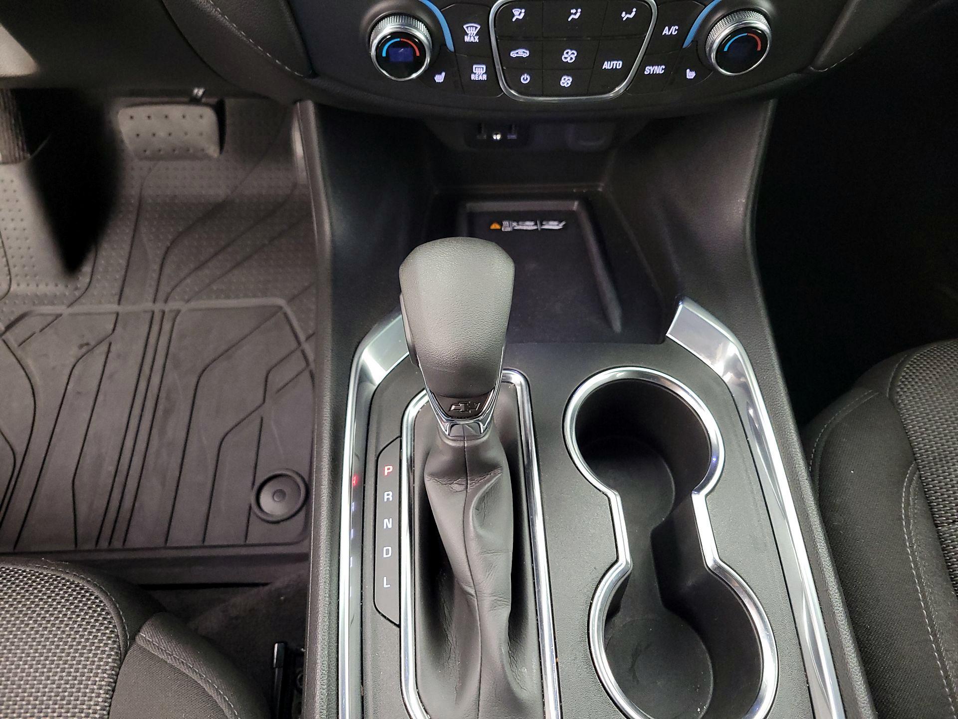 Thumbnail: 2022 Chevrolet Traverse - 17