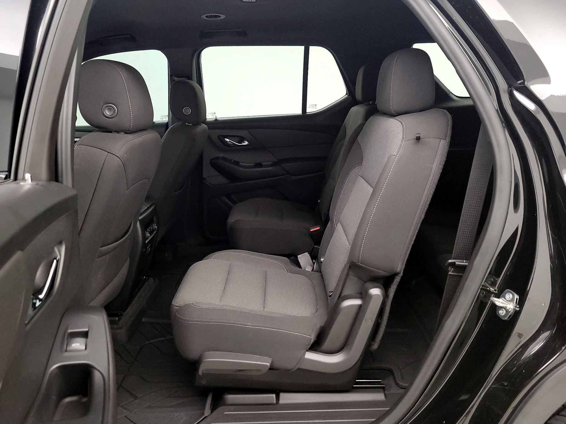 Thumbnail: 2022 Chevrolet Traverse - 19