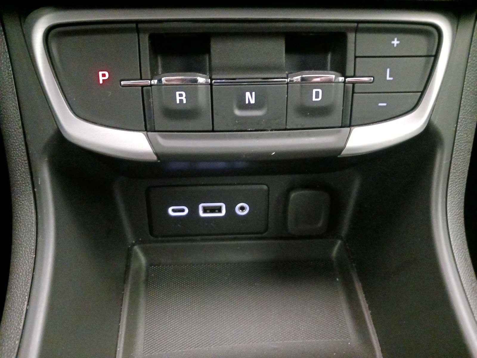 2023 GMC Terrain SLE - Photo 18