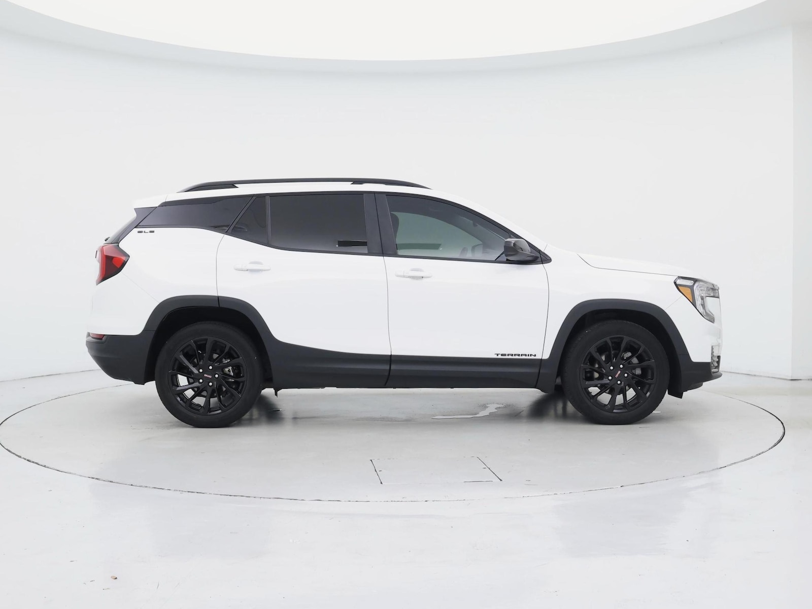 2023 GMC Terrain SLE - Photo 8