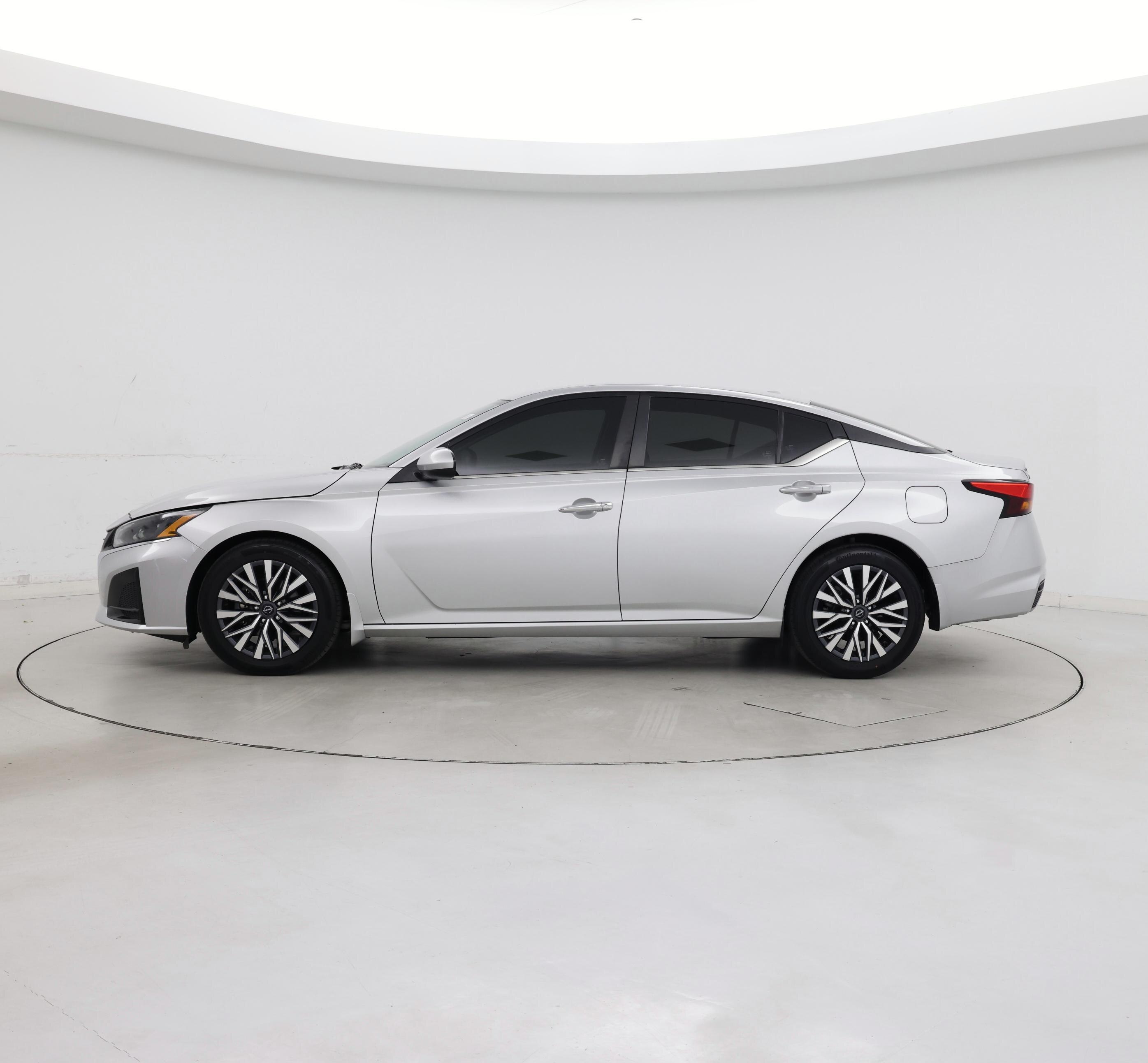Thumbnail: 2023 Nissan Altima - 3