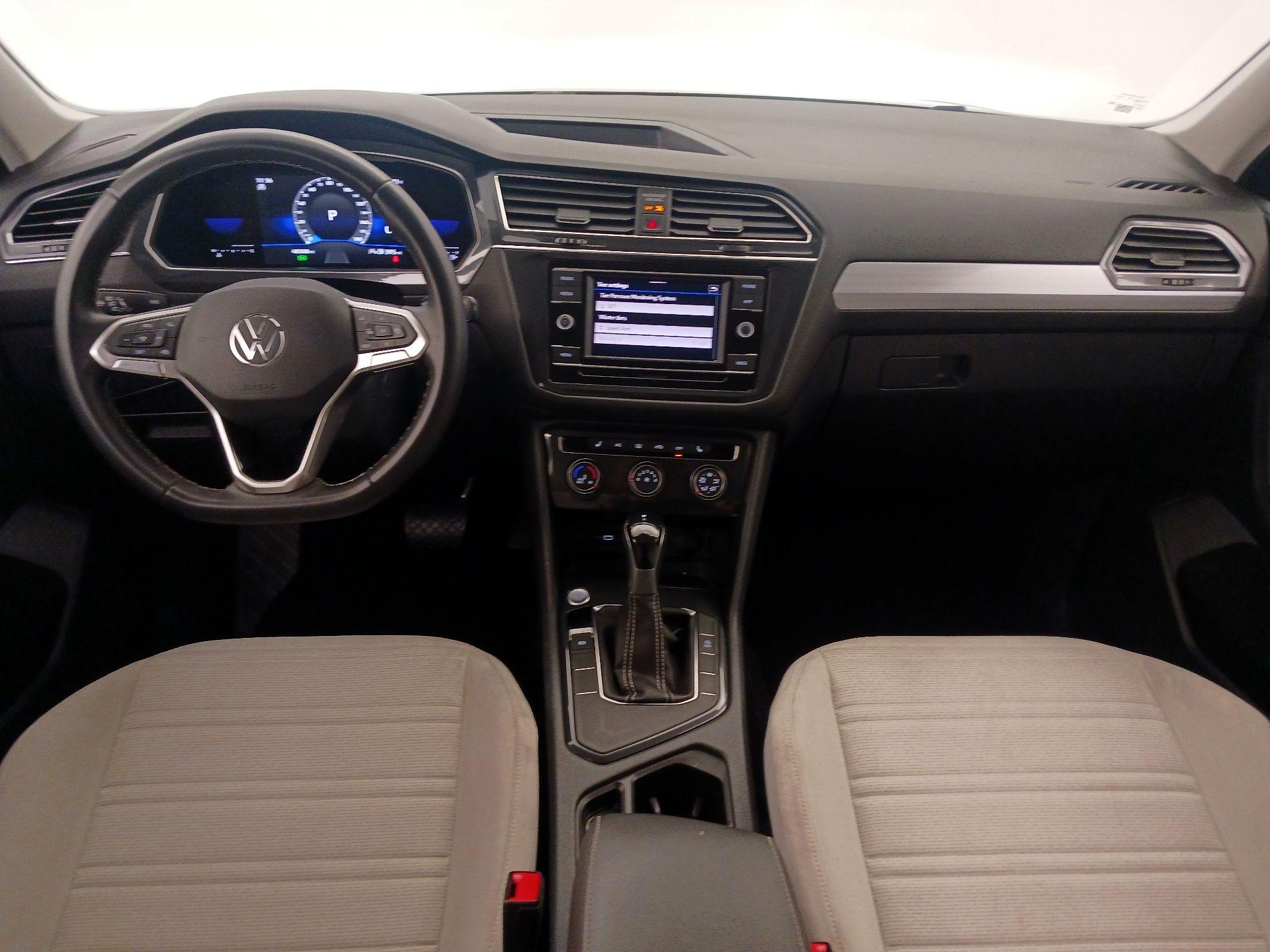 Thumbnail: 2023 Volkswagen Tiguan - 9
