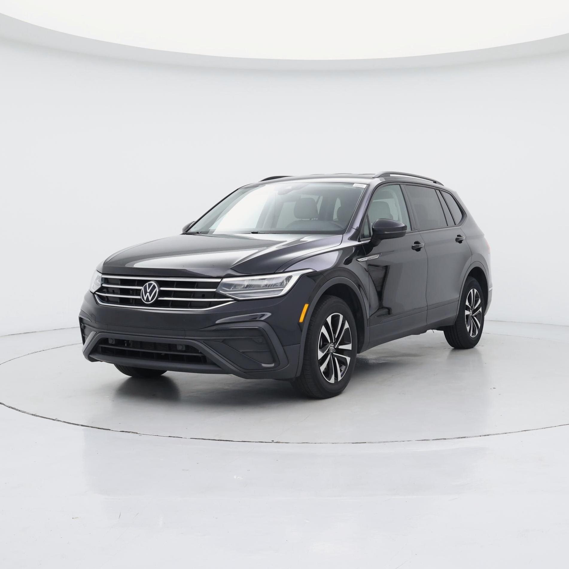 Thumbnail: 2023 Volkswagen Tiguan - 4
