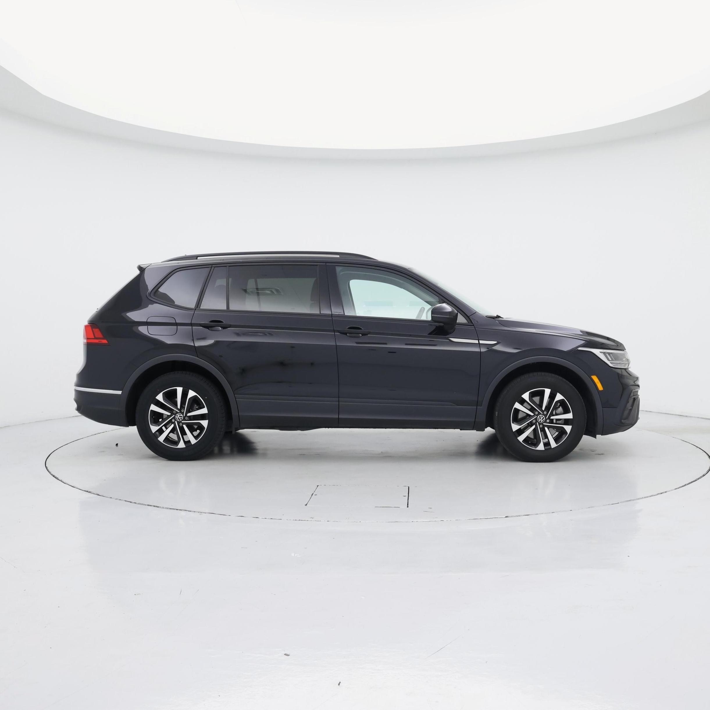 Thumbnail: 2023 Volkswagen Tiguan - 7