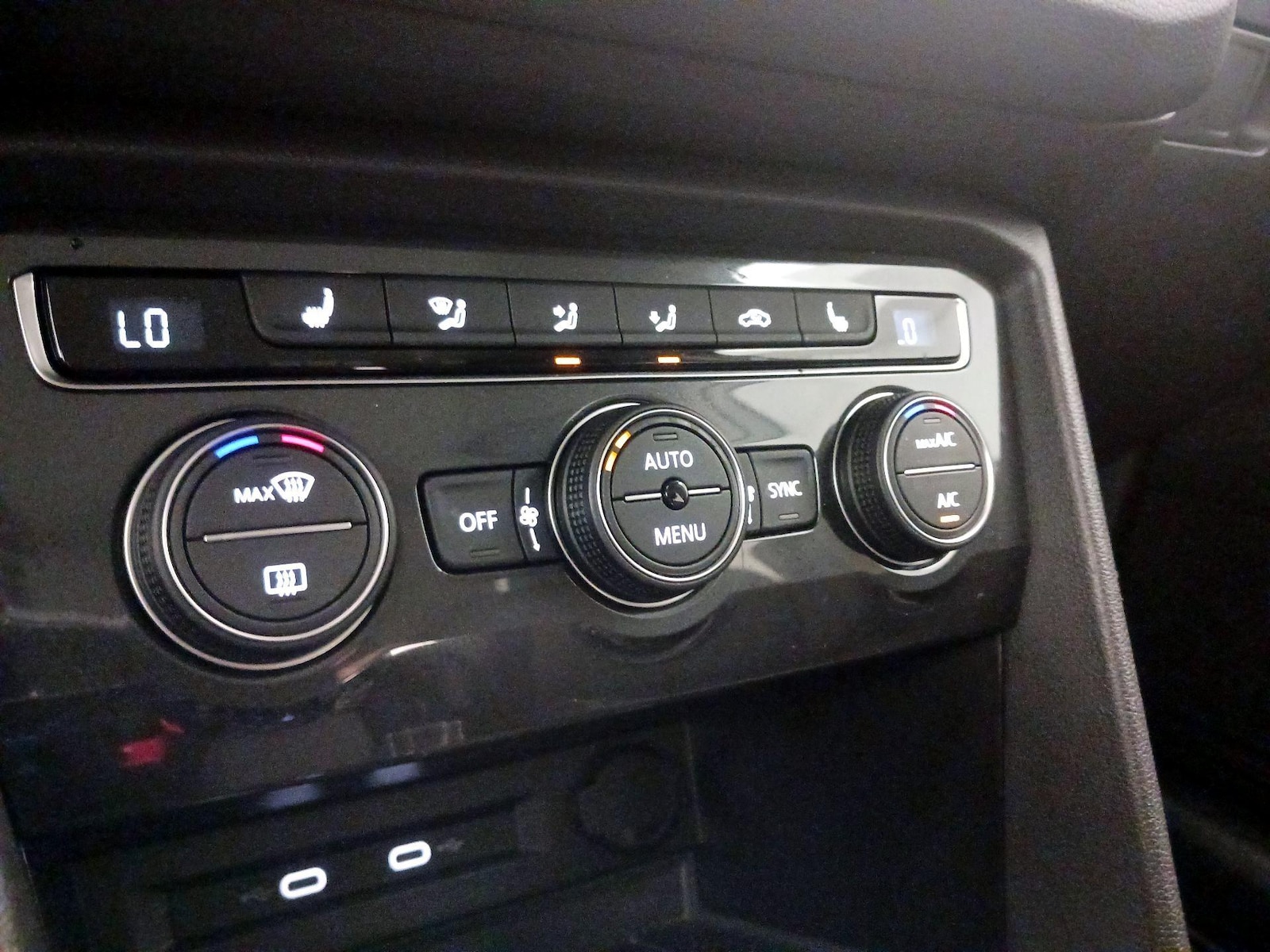 2021 Volkswagen Tiguan SE - Photo 17