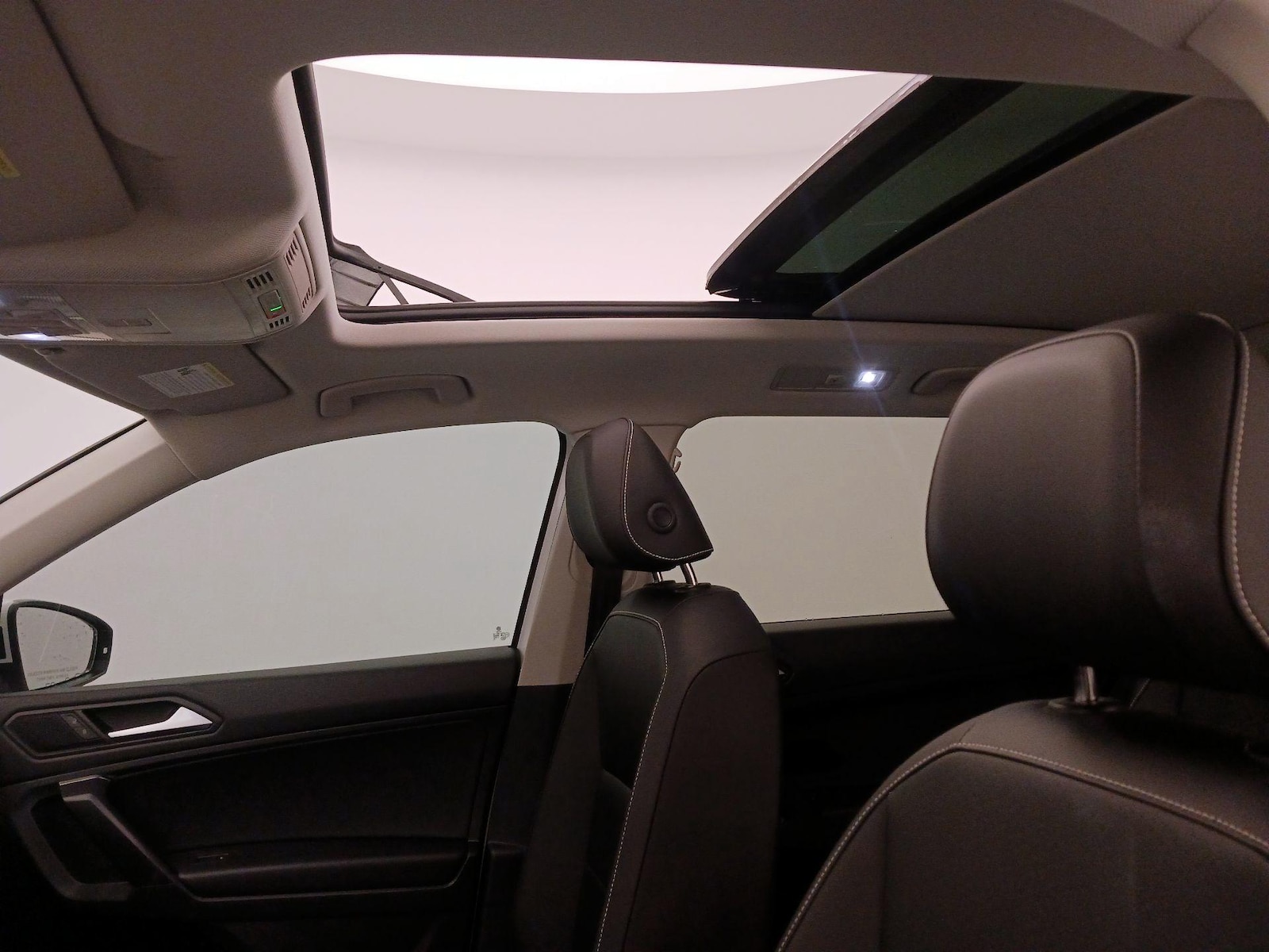 2021 Volkswagen Tiguan SE - Photo 20