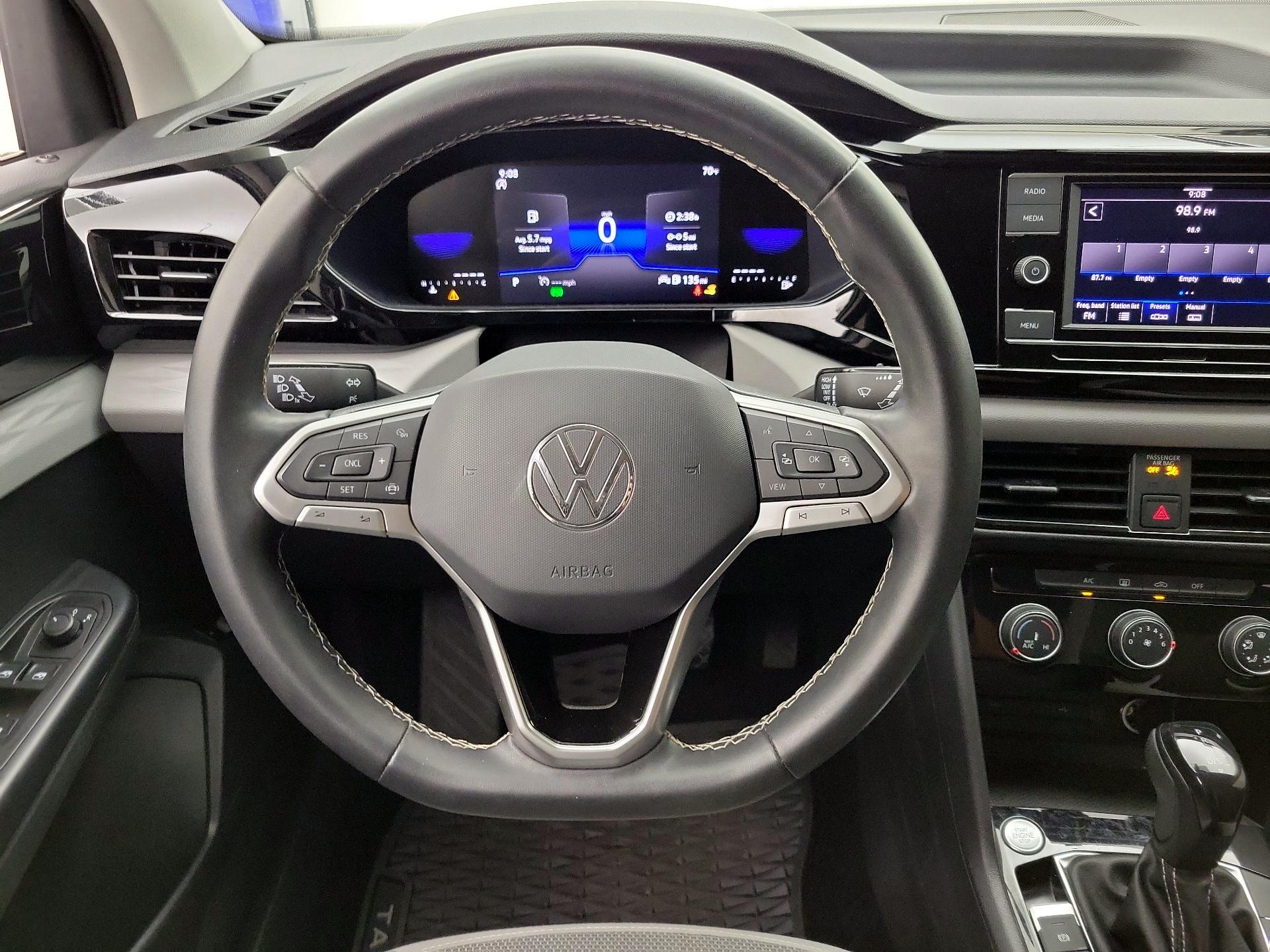 Thumbnail: 2023 Volkswagen Taos - 10